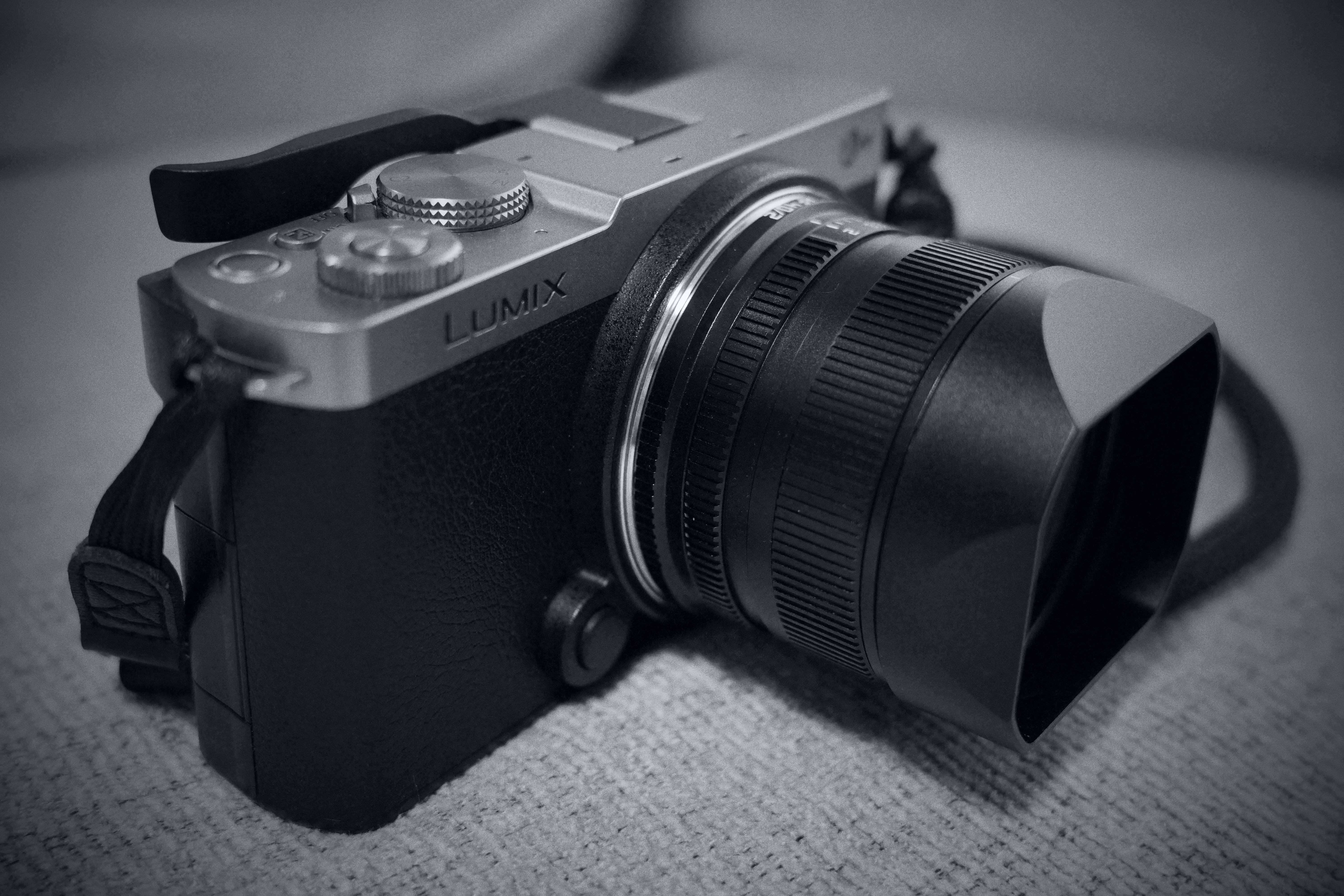 TTARTISAN AF 40mm F2に角形レンズフード｜tatsumine