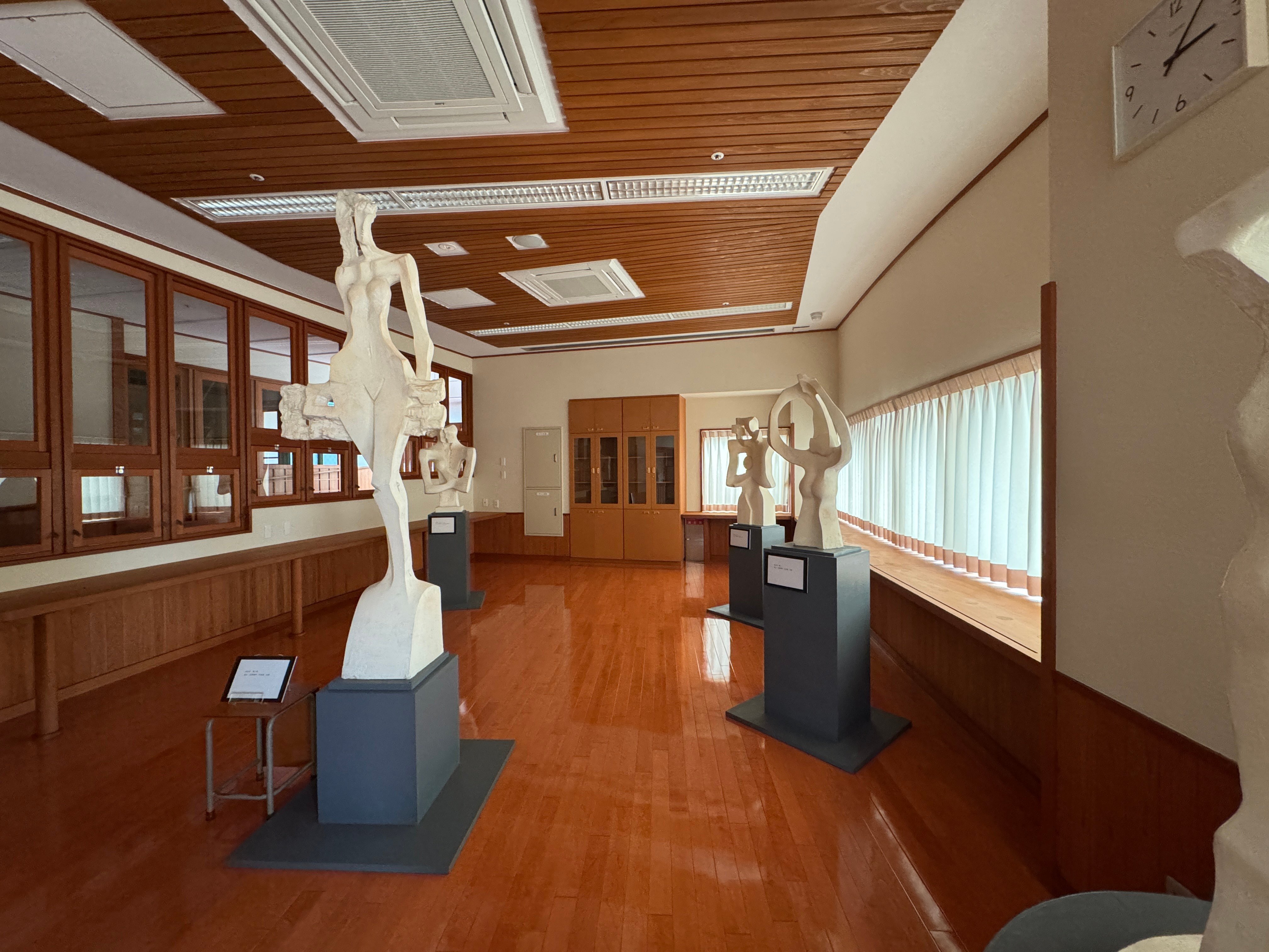 TAKE ONE #12】彫刻が眠る村で ― 飯舘村・重岡建治さんの石像群を訪ね