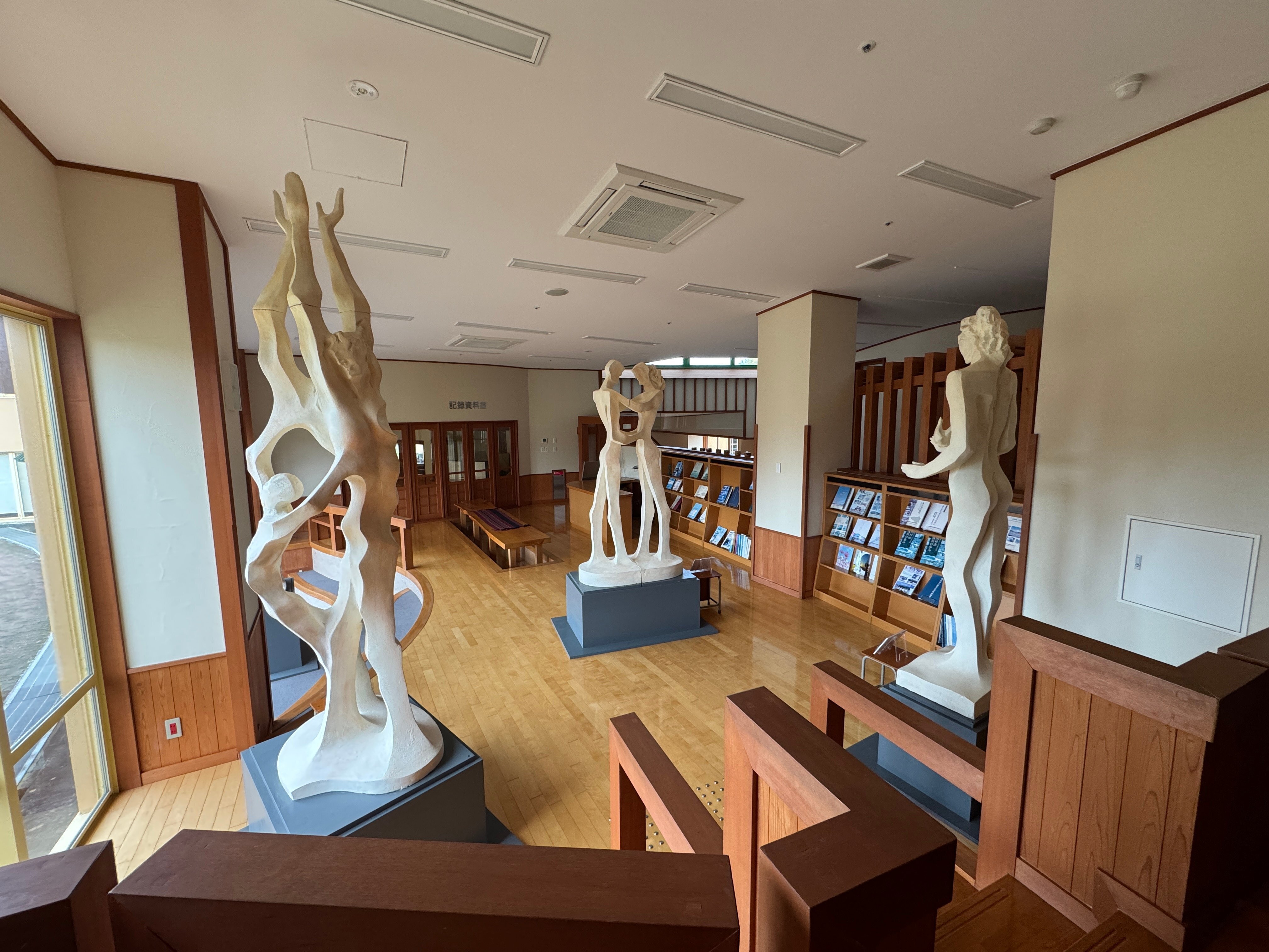 TAKE ONE #12】彫刻が眠る村で ― 飯舘村・重岡建治さんの石像群を訪ね