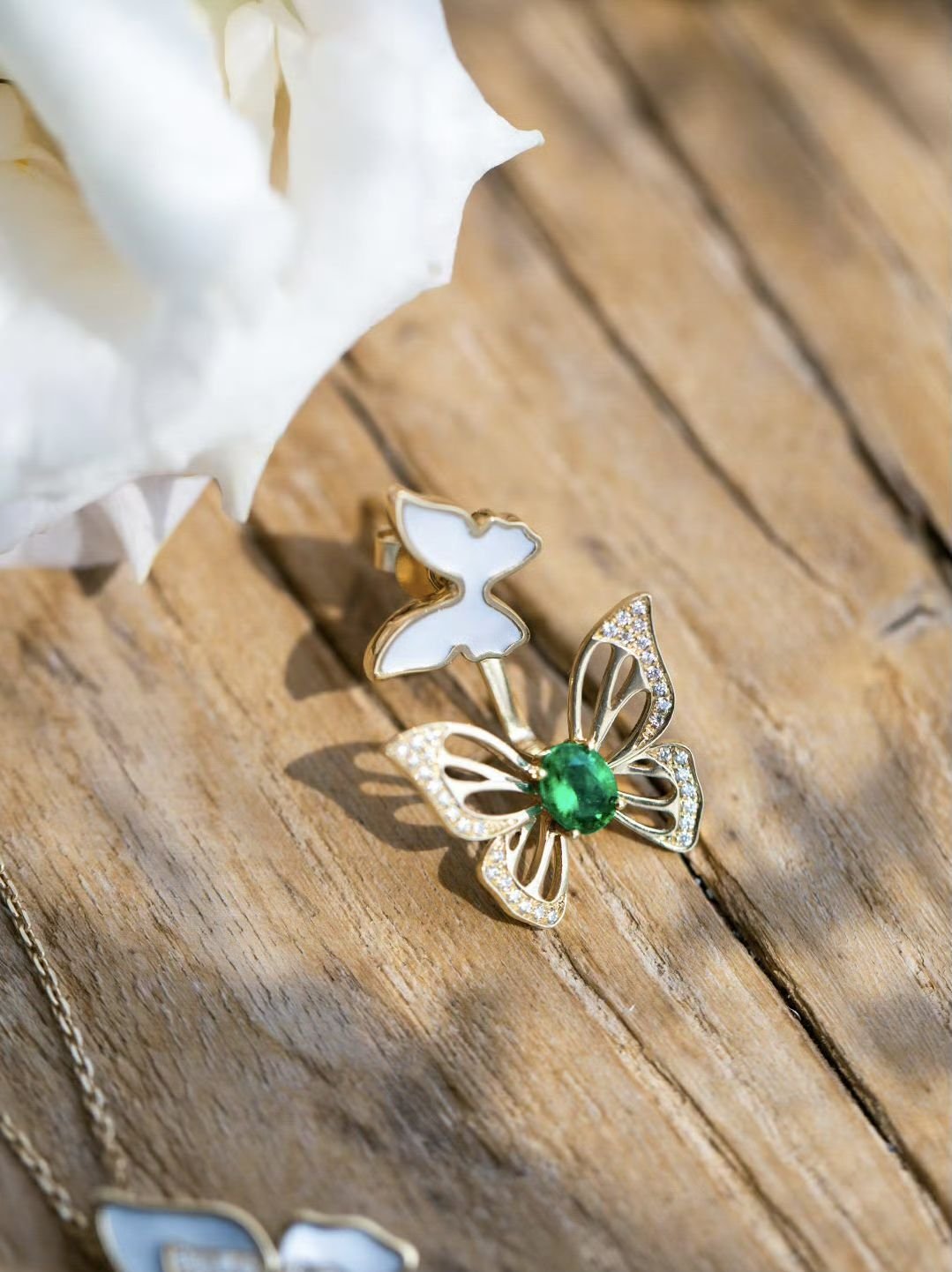 みなさんは翡翠（ひすい）が好きですか？｜伊藤美陽