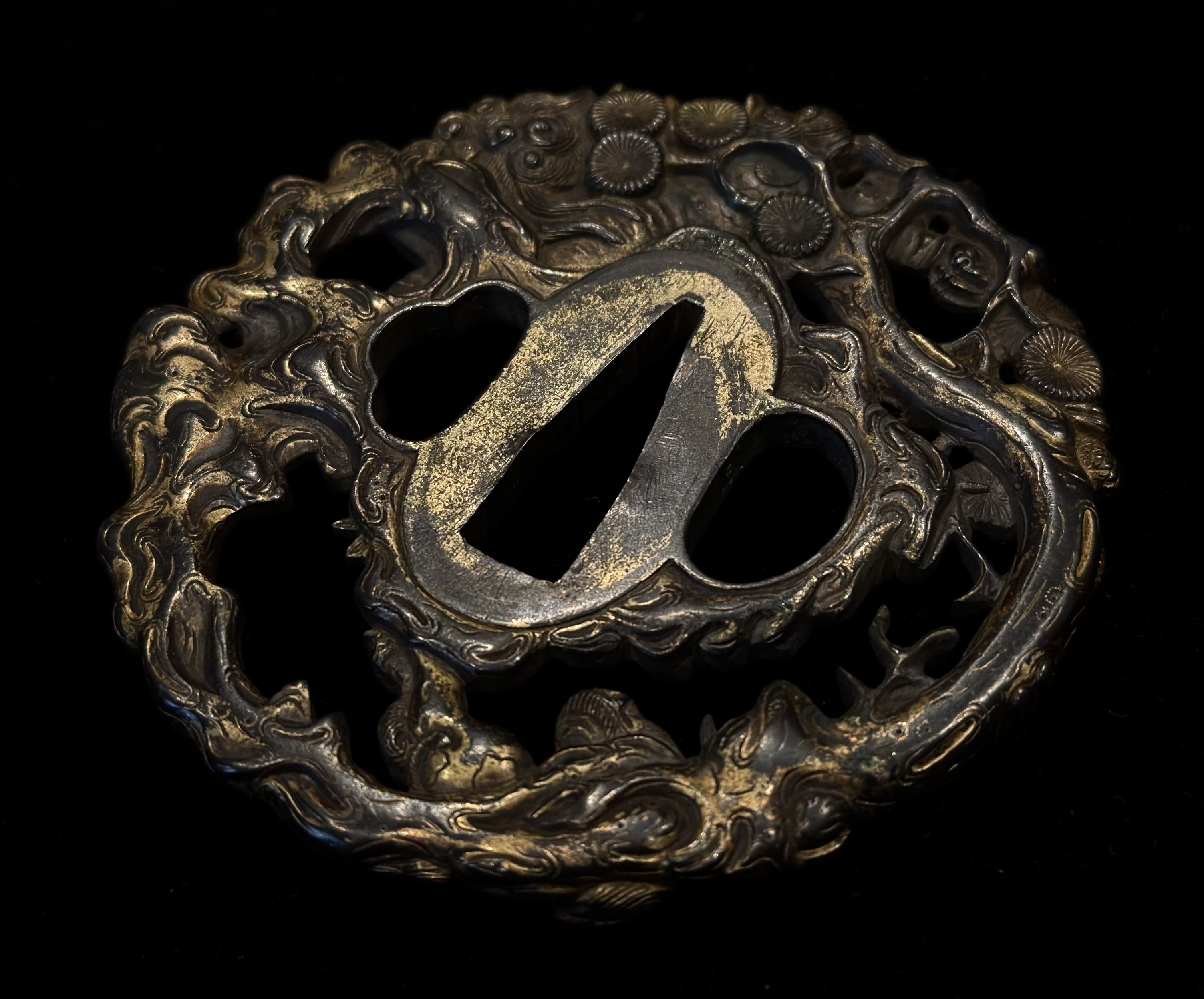 埋忠 蝦夷風鐔①｜刀箱師の日本刀ブログ 中村圭佑