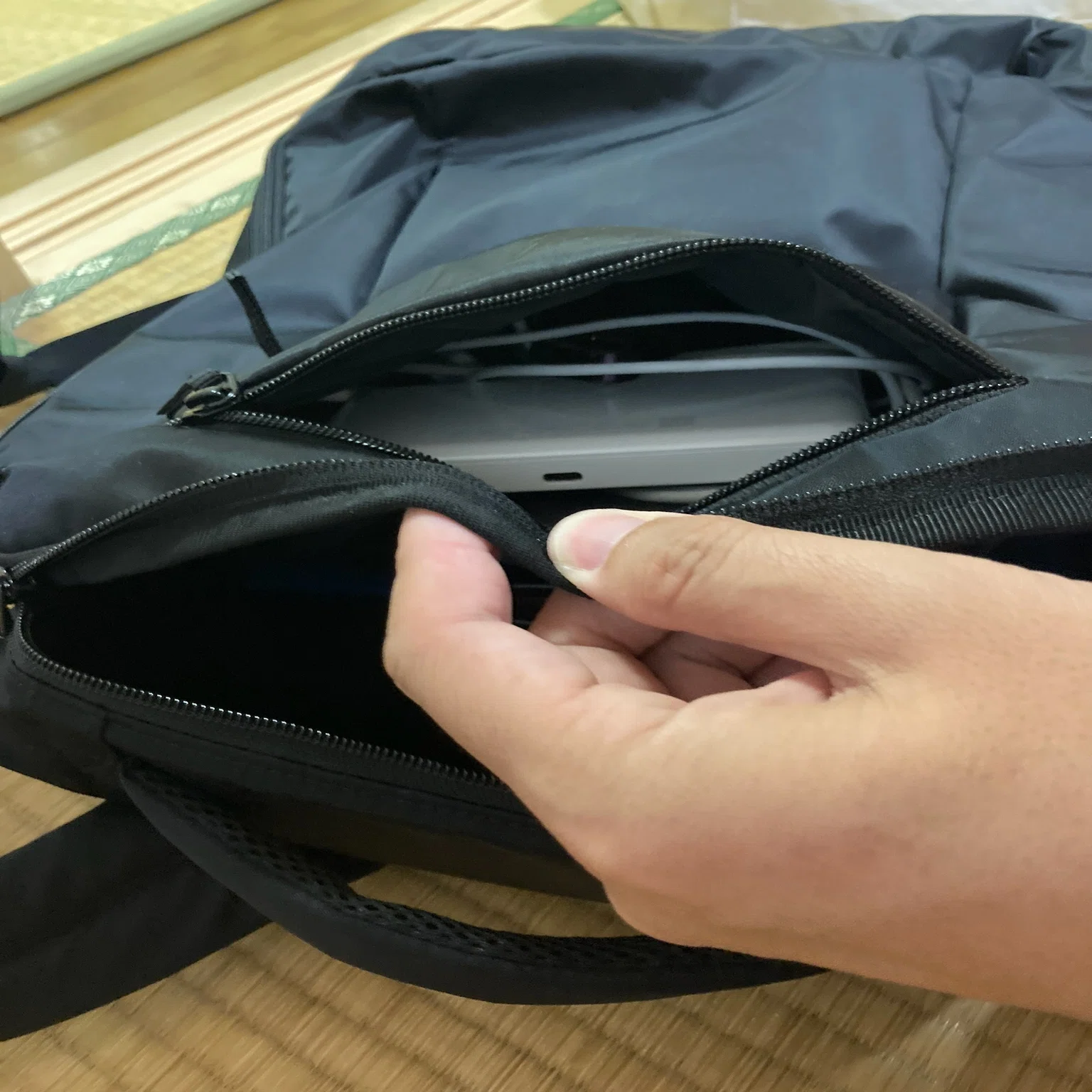 無印良品】肩の負担を軽くする撥水ナイロンビジネスリュックサック｜黒 