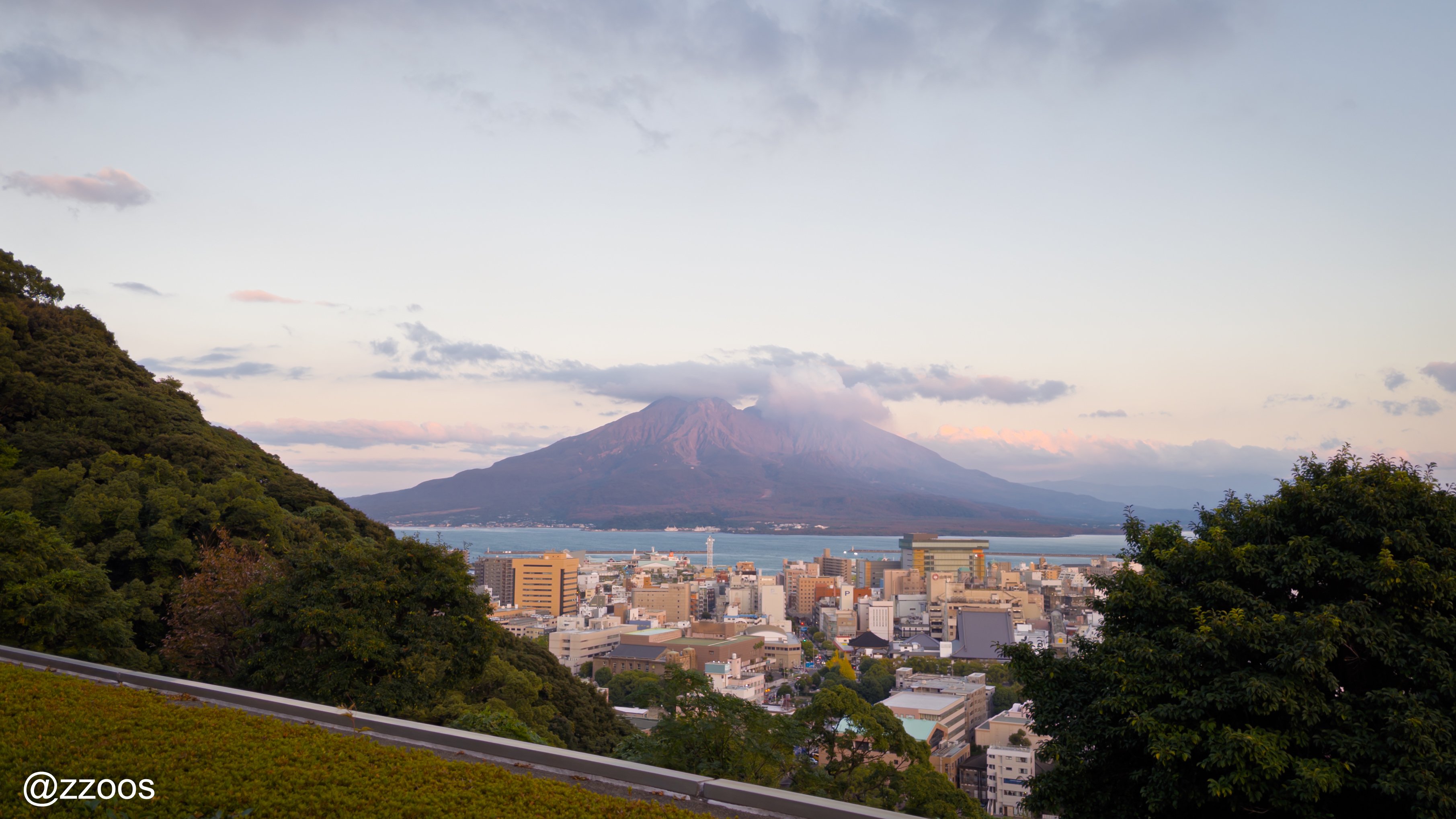 鹿児島と桜島を一望できる場所｜zzoos