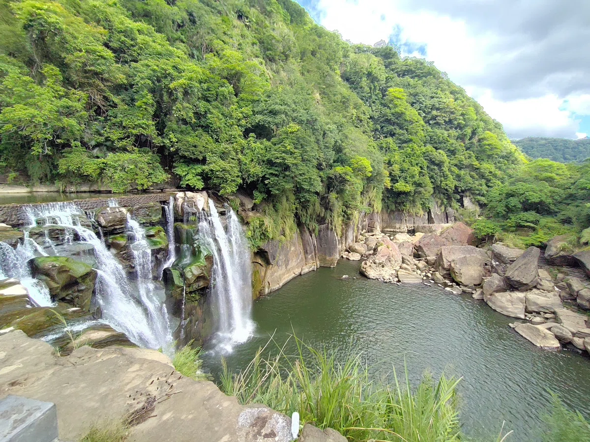 十份老街から歩いて行ける！十份瀑布までの絶景ルートと見どころ｜のんびり旅好き かい