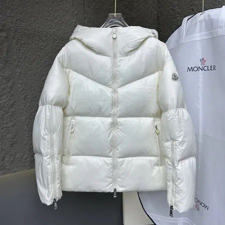 シンプルながらも高級感のある１着　モンクレール Moncler ポロシャツ MONCLER(モンクレール) 2023年春夏 最新コレクションが入荷｜JEANS