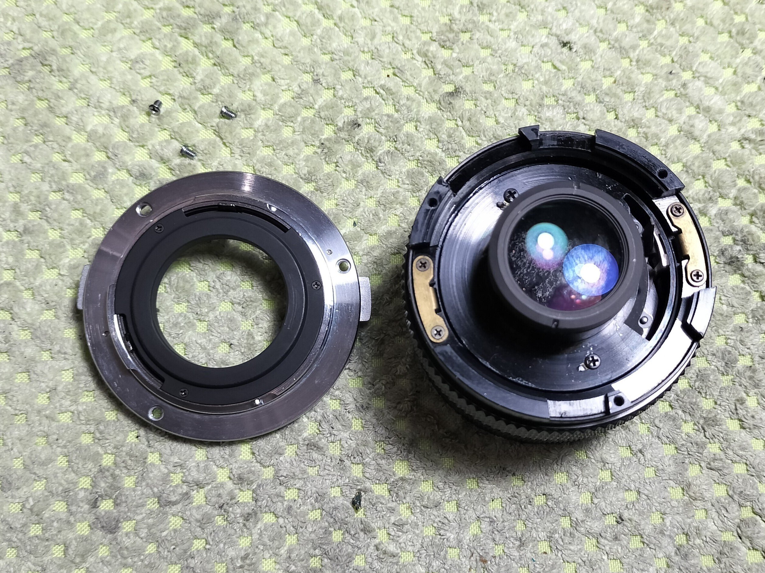 Olympus OM-SYSTEM 35mm F/2の分解｜フィルムカメラ修理のアクアカメラ