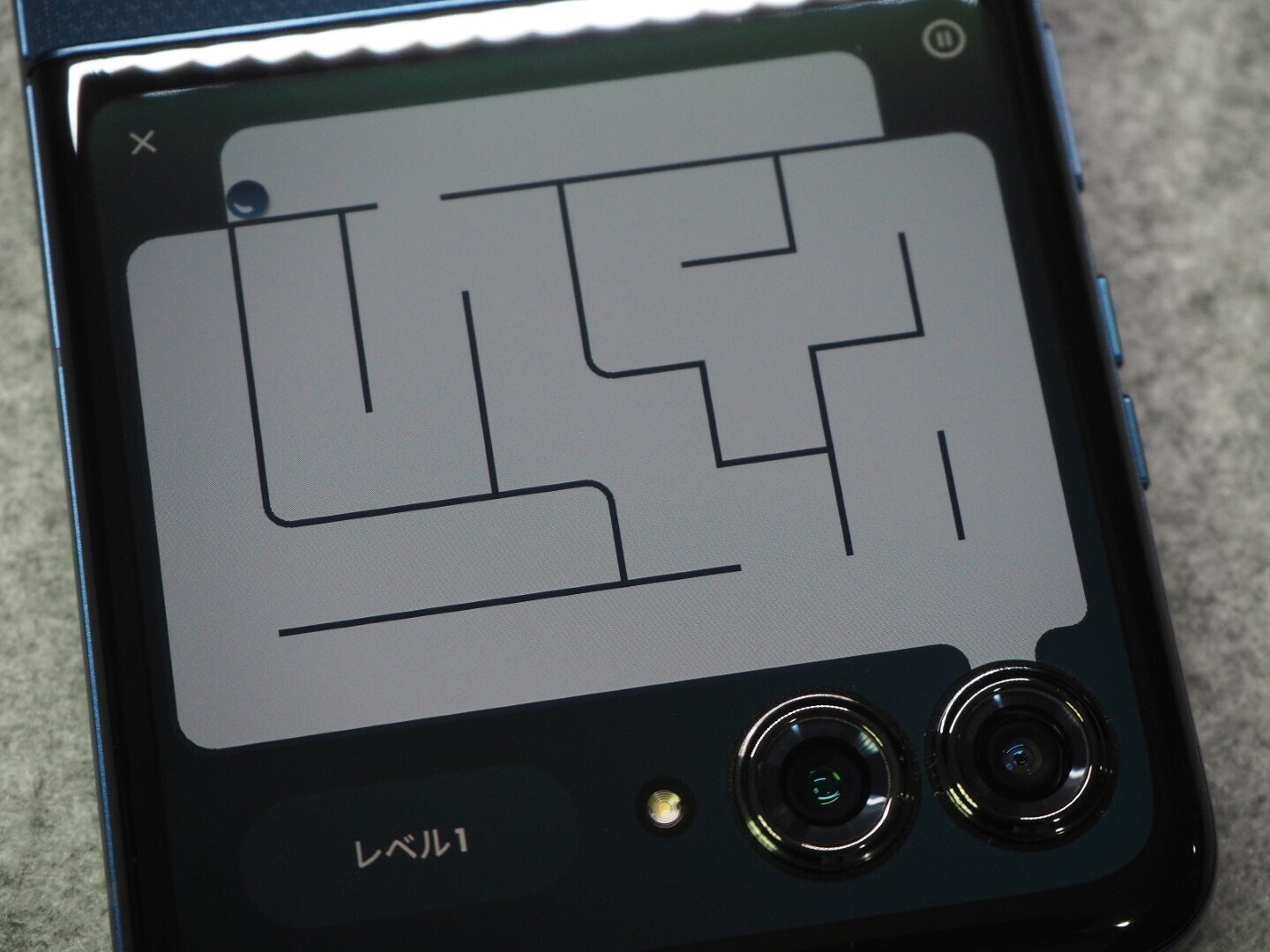 デザインが良き!! 防水折り畳みスマホ「motorola razr60」｜HAL@雑記