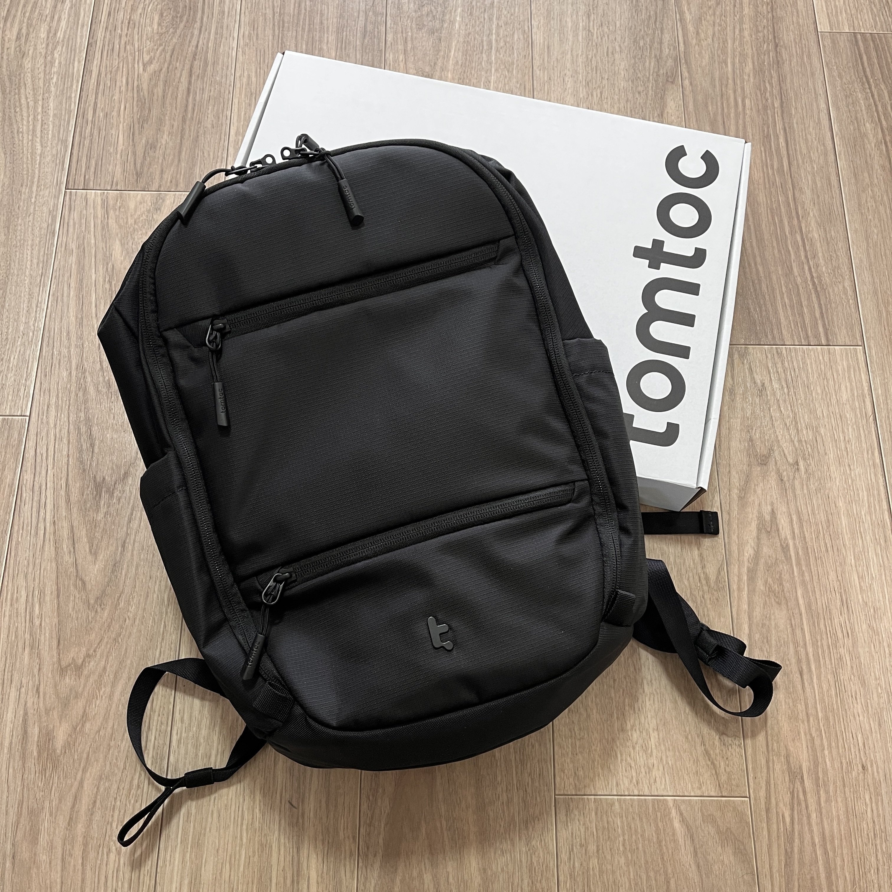 【美品】tomtoc UrbanEX-T77ビジネスリュック　バックパック tomtoc UrbanEX-T77】オンオフ頼れる優秀リュック｜じょん｜ミニマル
