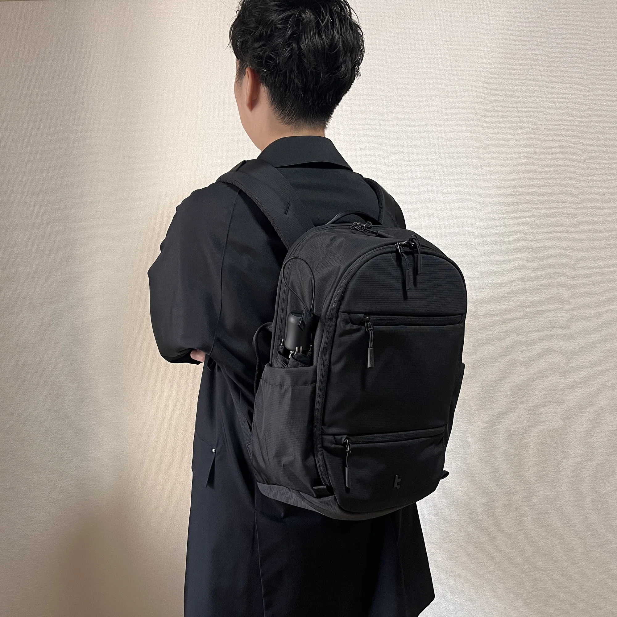 新品】[tomtoc] ビジネスリュック 22L フルオープン 軽量 撥水 tomtoc 