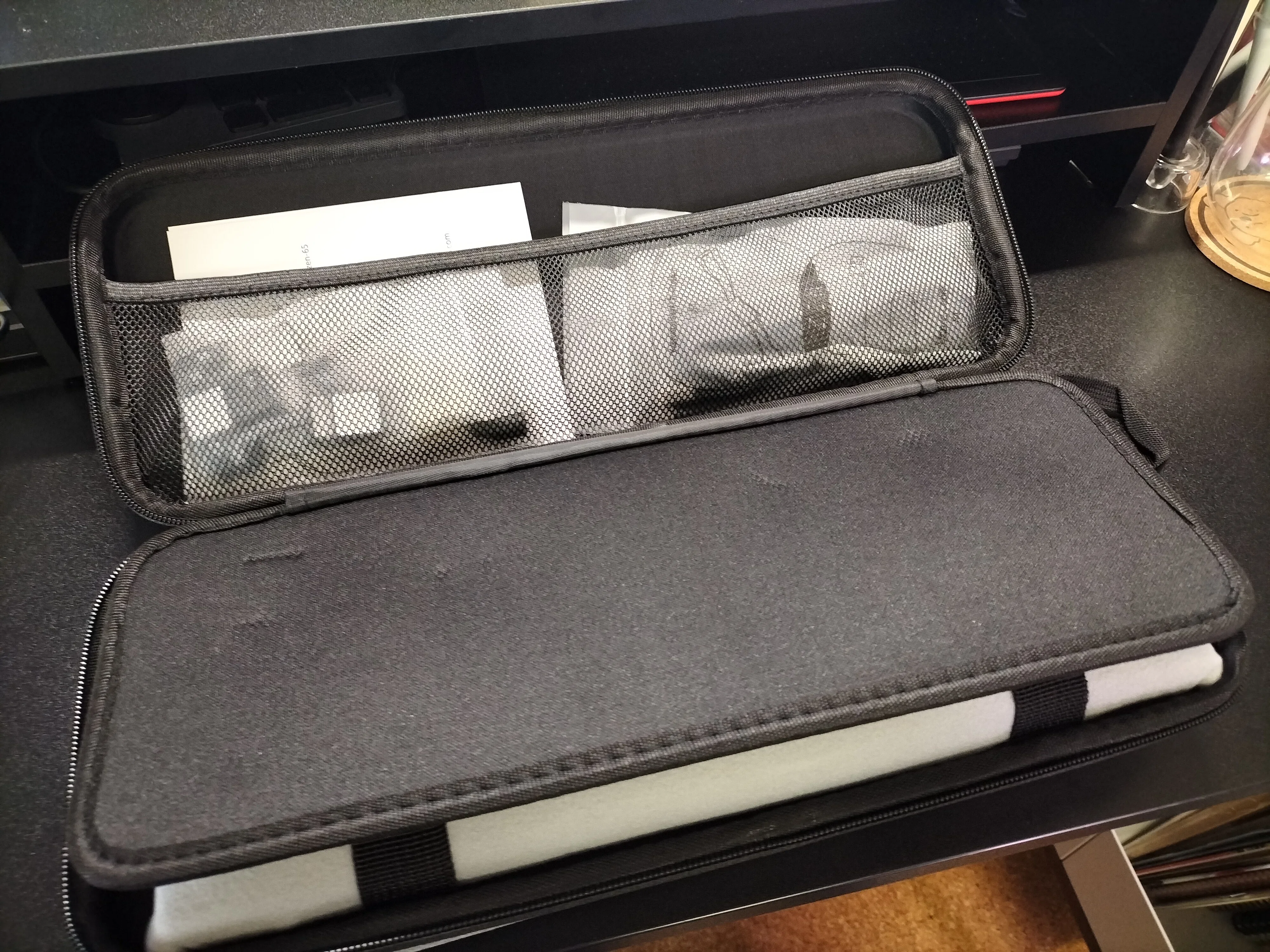 隣の街のTAKAO様オーダー ZEN65向け トラックパッド合体 パームレスト
