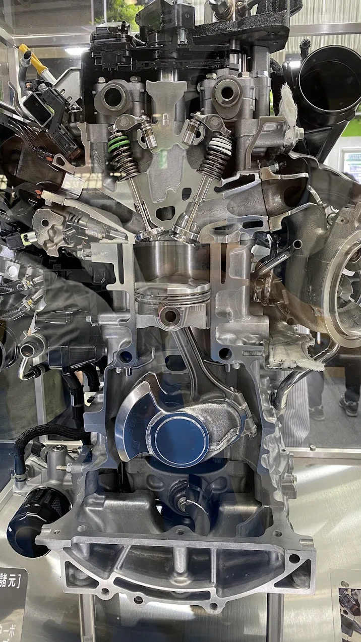 内燃機関を諦めない技術者たち｜Weekend Garage & Cars Life