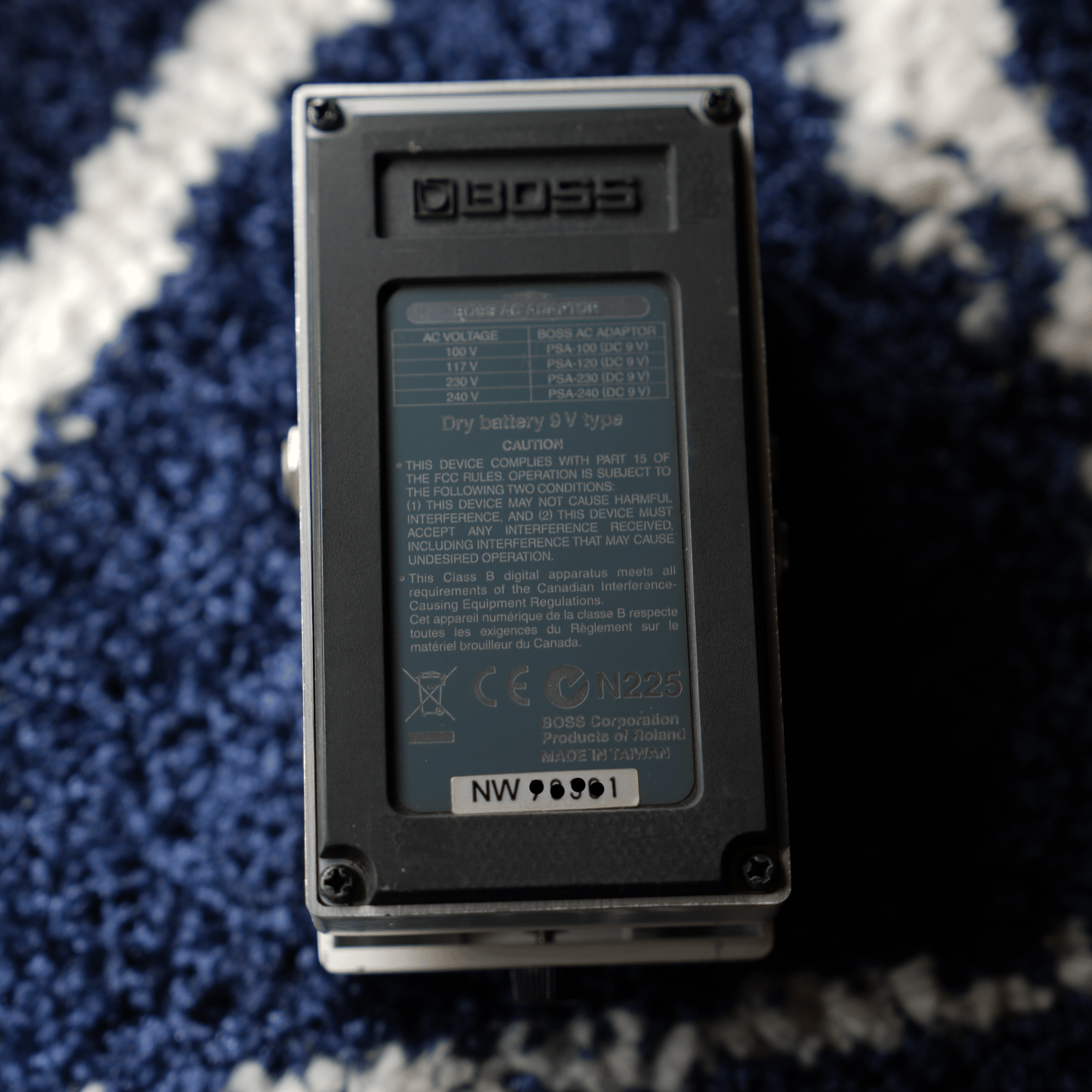 BOSSペダルのシリアルの確認方法｜Fumi kamome