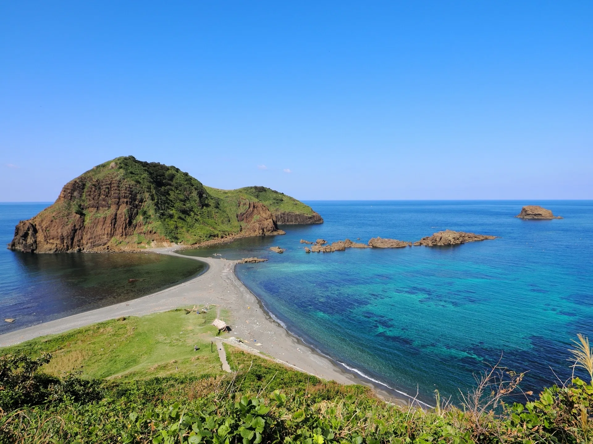 伊佐美2本　千亀女2本 島津家十六代2本 0554 佐渡島最北端に南国の海出現・ミシュラン2つ星「二ツ亀」（新潟県