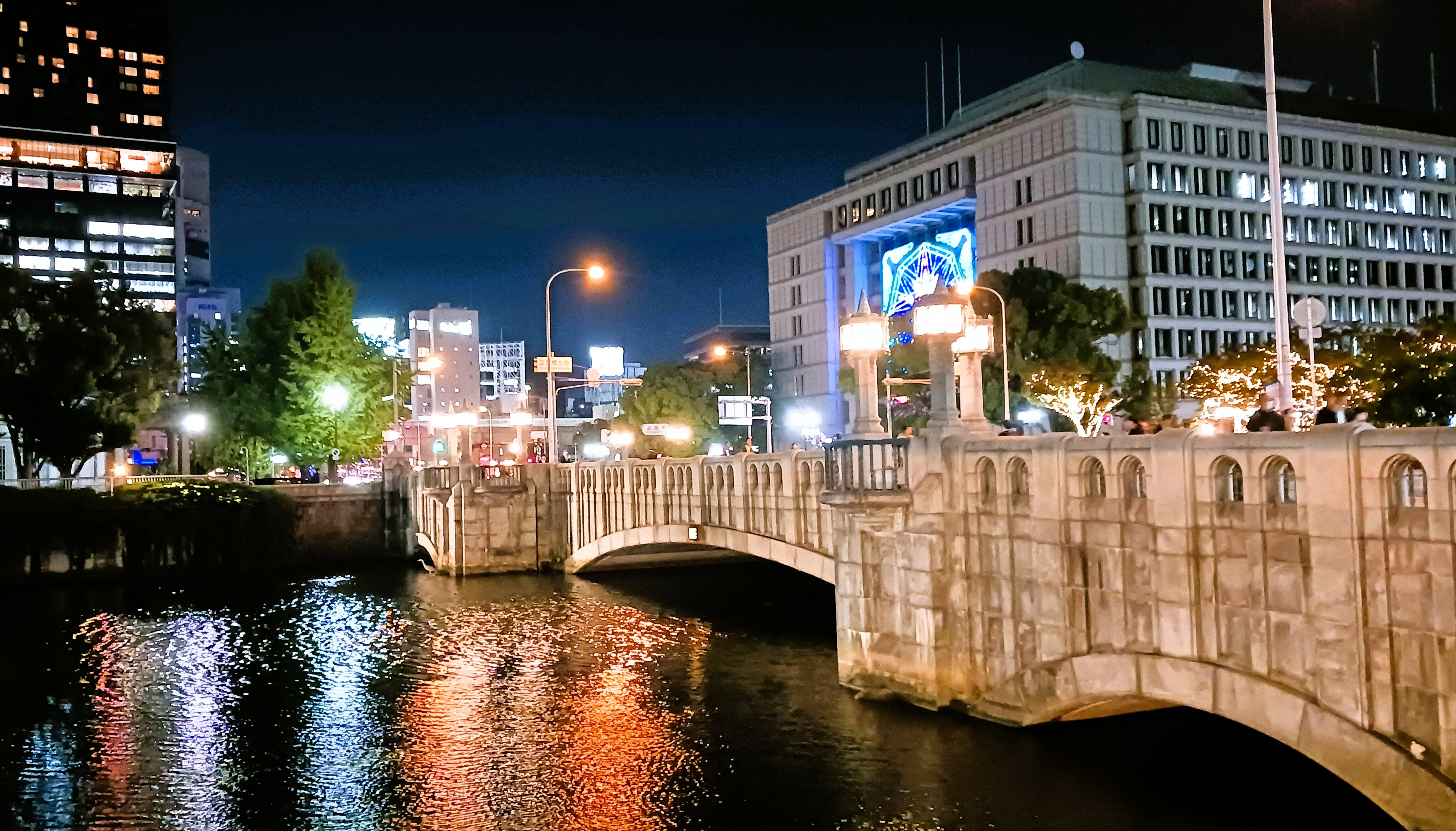 🌙淀屋橋の夕暮れ【癒しの🌿スマホ壁紙】｜街角のペガサス