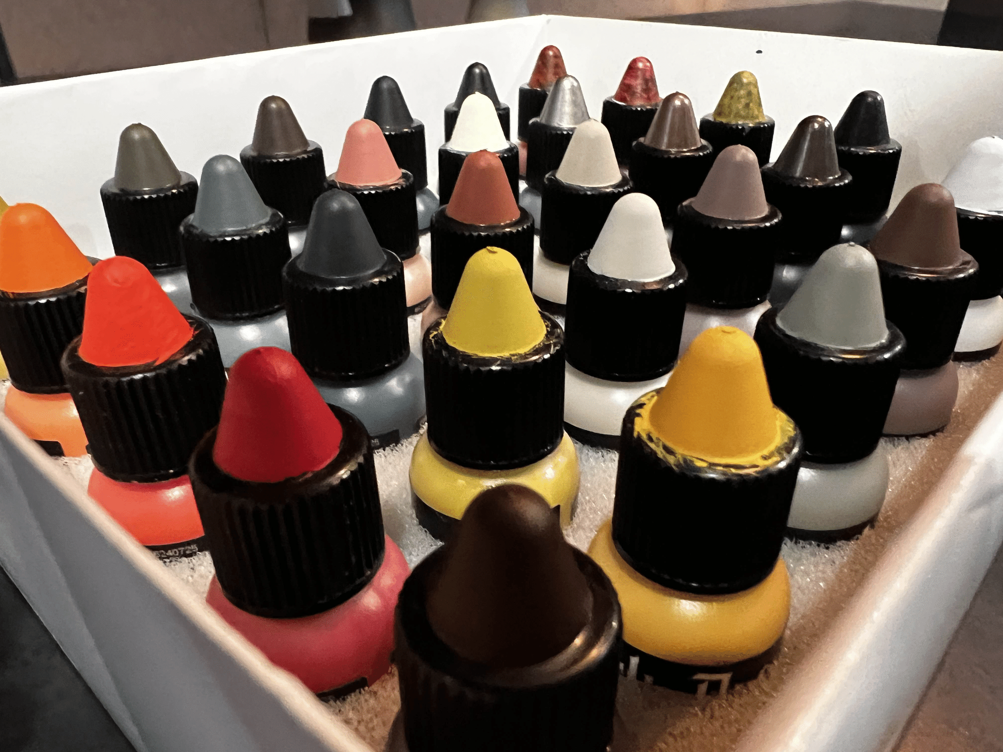 TWO THIN COATS PAINTS新シリーズ 【DARK ARTS】 は何が新しいのか TWO THIN COATS PAINTS新シリーズ 【DARK ARTS】 は何が新しいのか