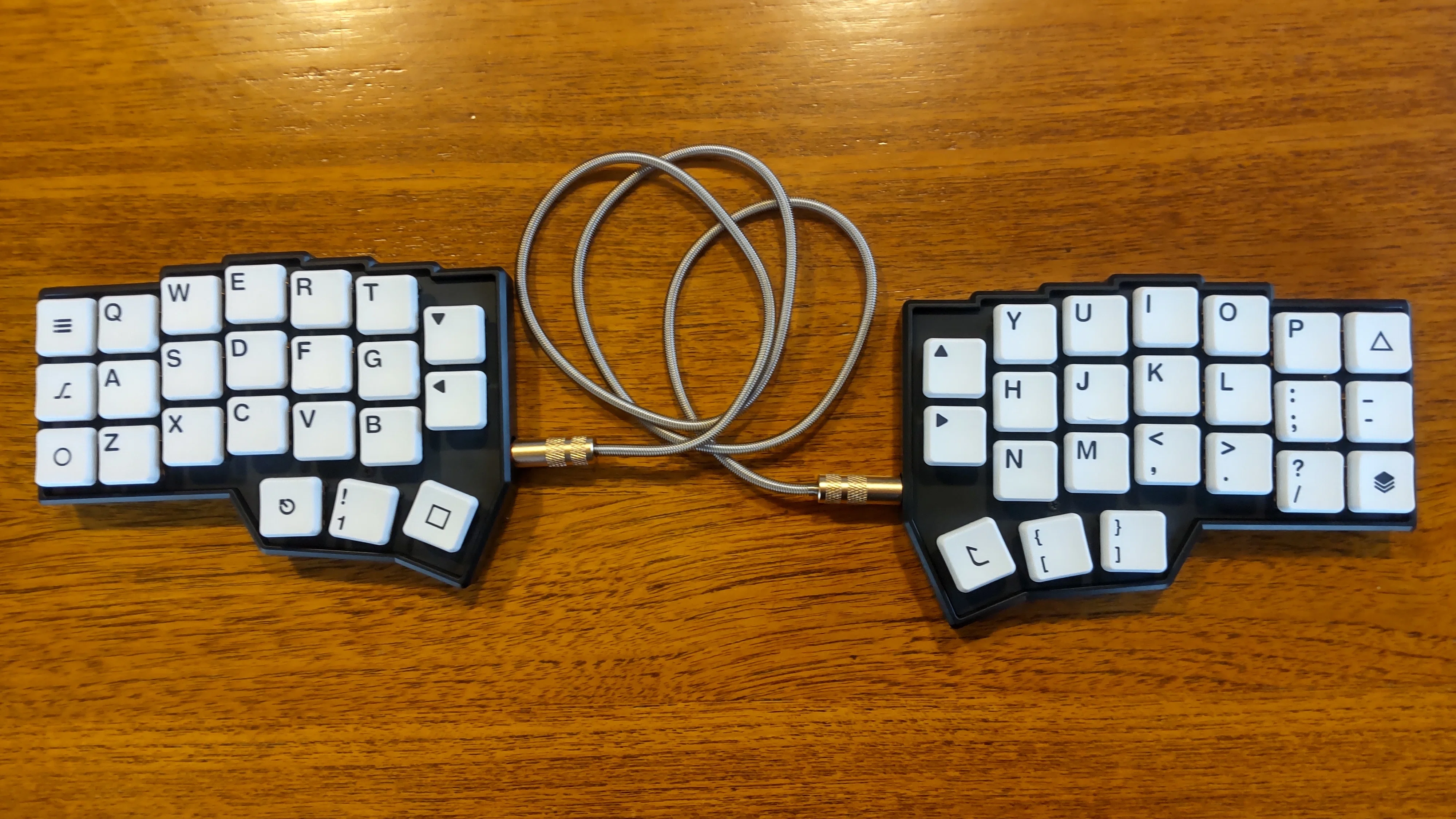 分割キーボードを買ってしまった話｜竹内るい