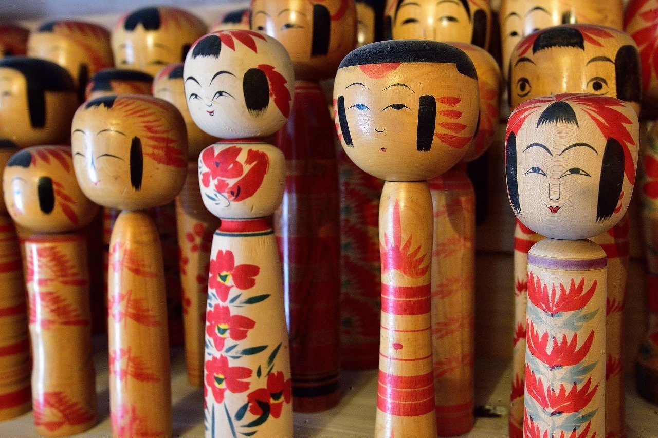 東北生まれの伝統玩具・こけしを知ろう｜よみもの｜アンティークブルー