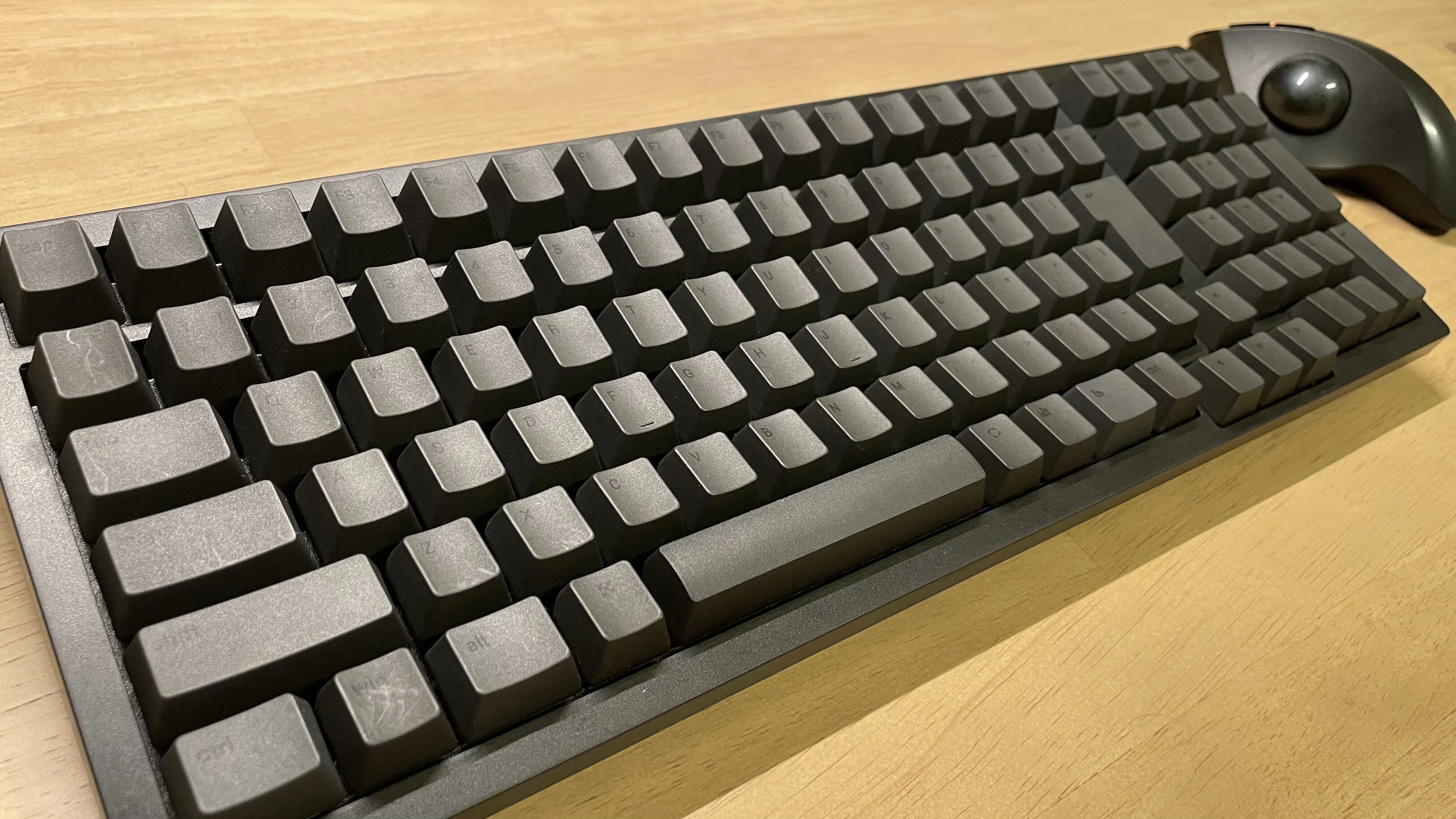 GRAPHT Designer Keycaps に換装した感想｜とうま