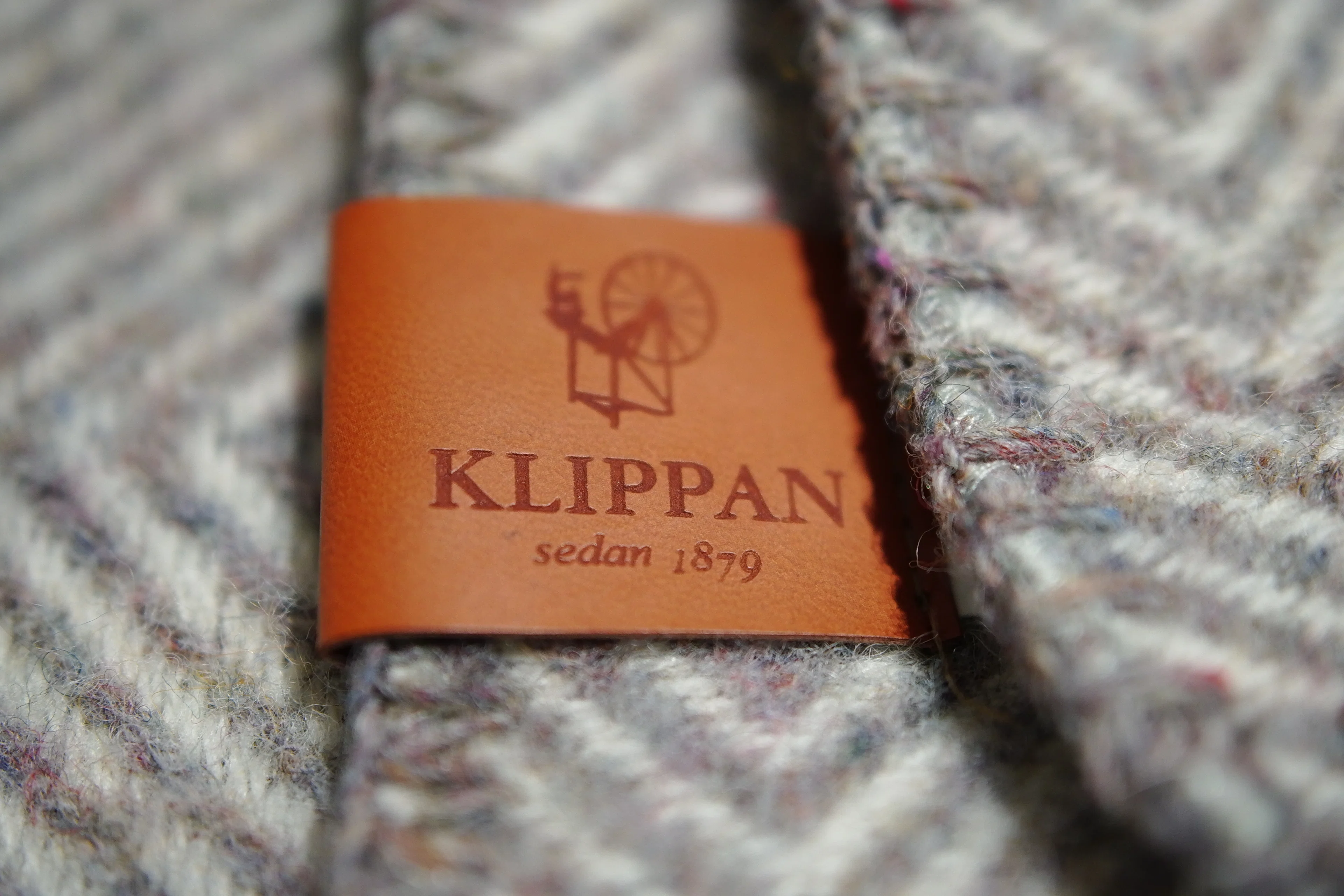 限界独身オタク男性がKLIPPANのウールブランケットで冬を快適に過ごし