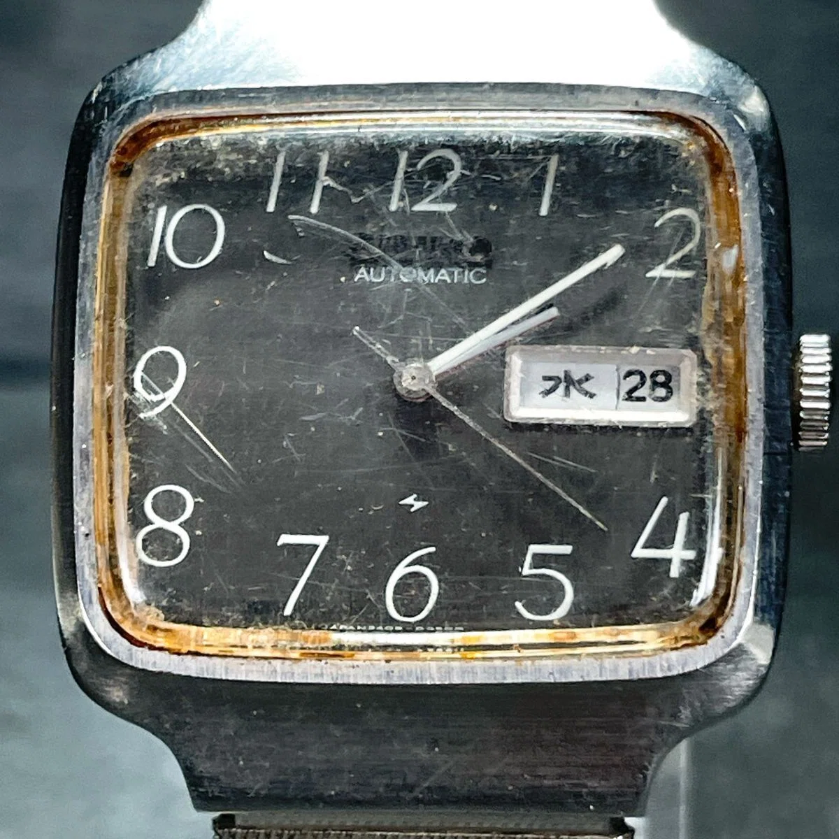 No.365 | Seiko | 2409-3010 | プラなのに風防は接着する時計｜とある 
