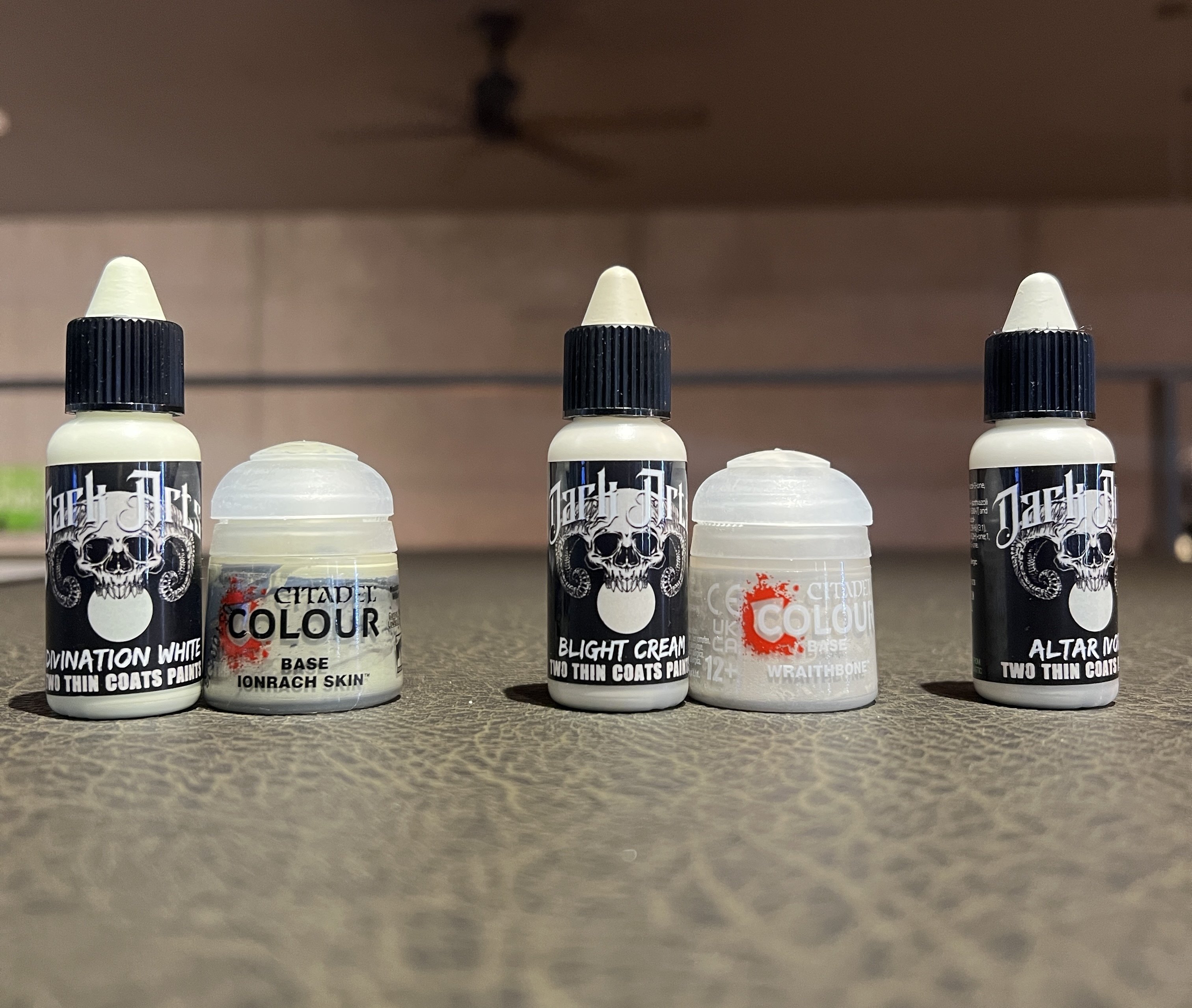 【今月まで】TWO THIN COATS 100本以上のまとめ売り Two Thin Coats - ウォーハンマー＆ボードゲーム ショップ TORAYAMA