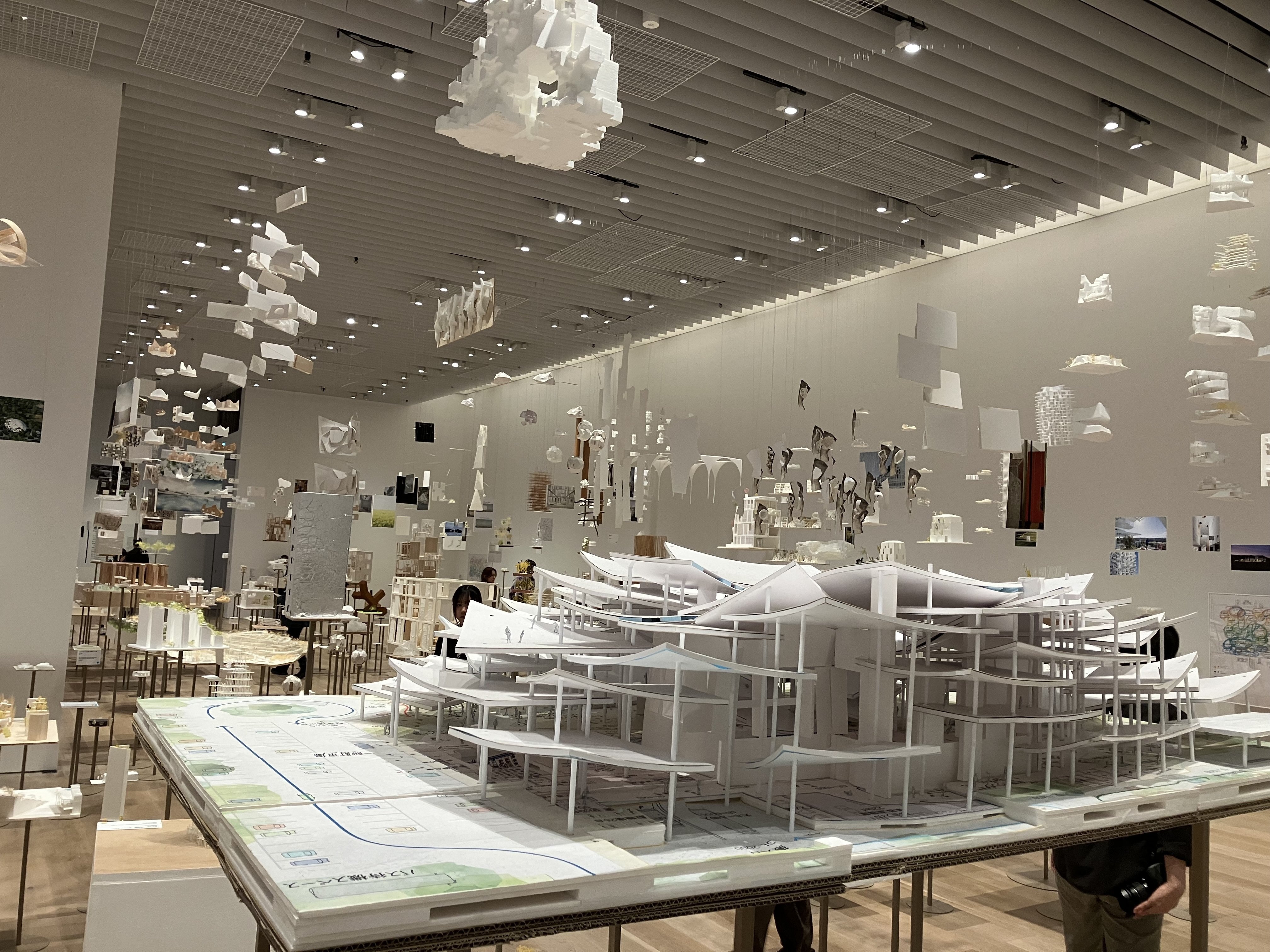 図形譜面と建築のコラボ｜Poetic Mica Drops（ポエティック・ミカ