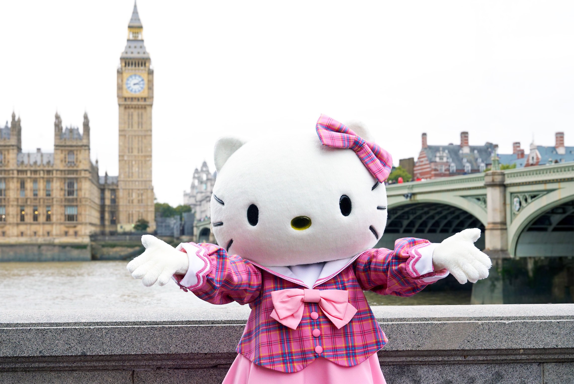 ハローキティが出身地ロンドンで笑顔を届ける旅｜SanrioTimes
