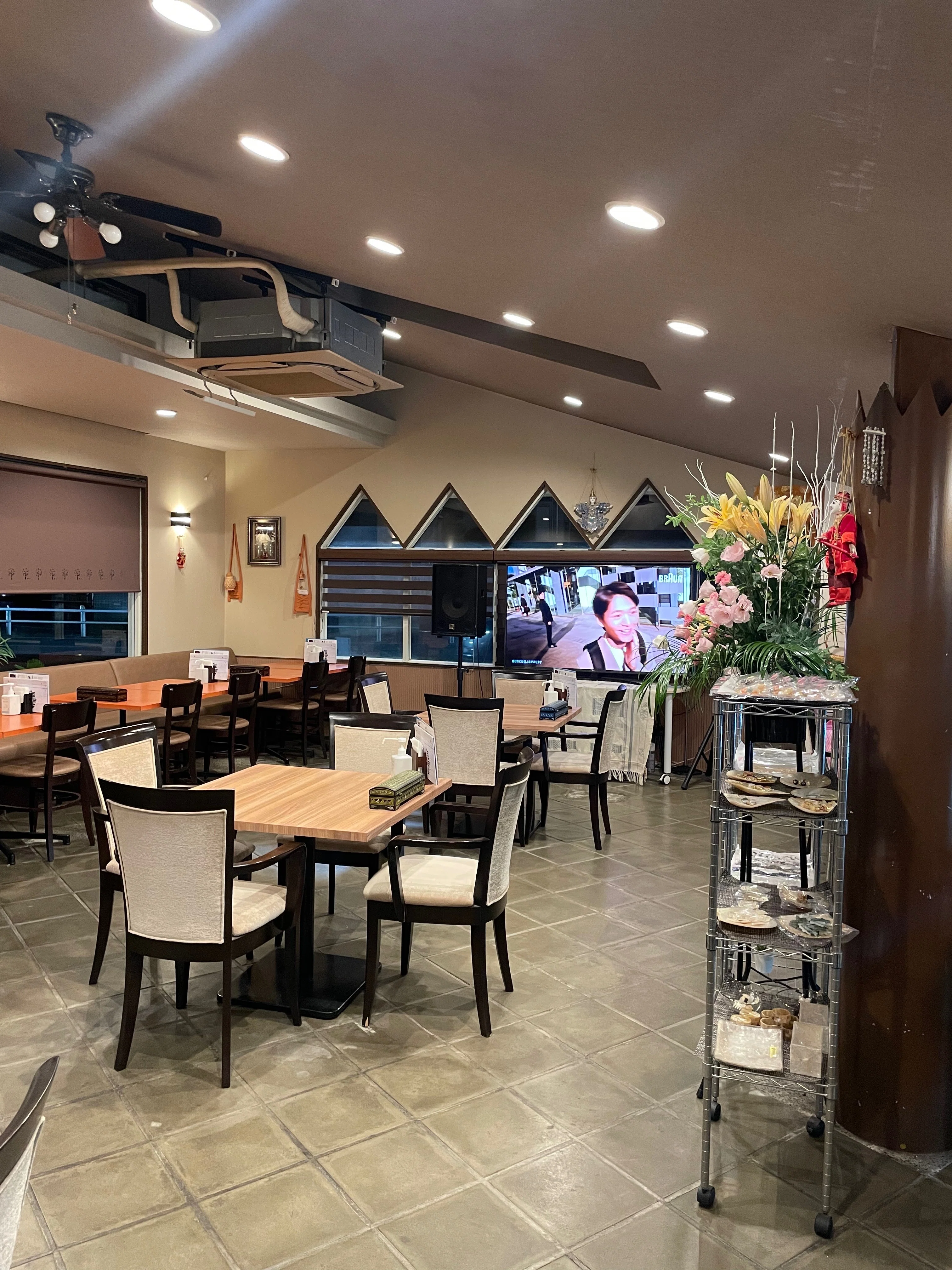 すごいお店を見つけてしまったので、おすすめします【5STAR MYANMAR