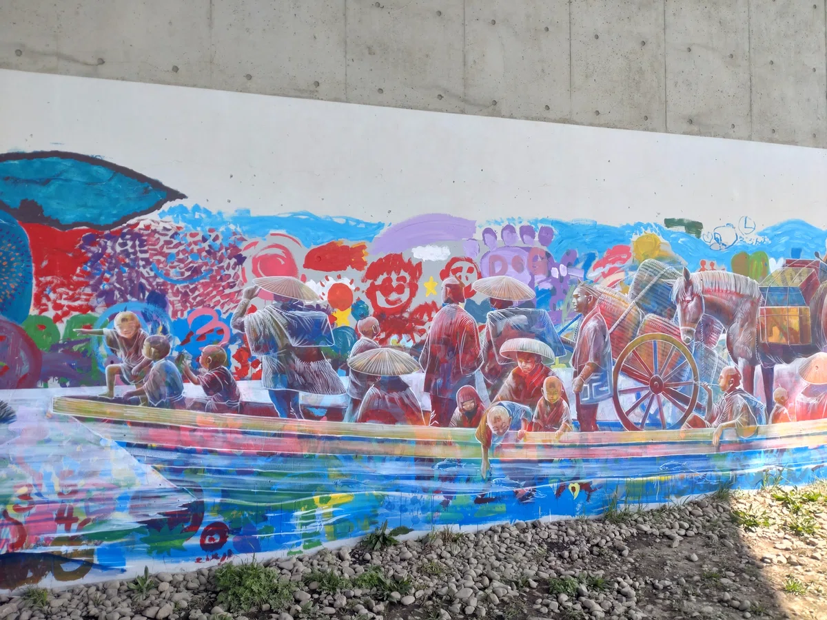【川崎市高津区】国道246号橋脚の壁画アートから浮き上がる100年前「二子の渡し」の世界観|みやもとまなぶ