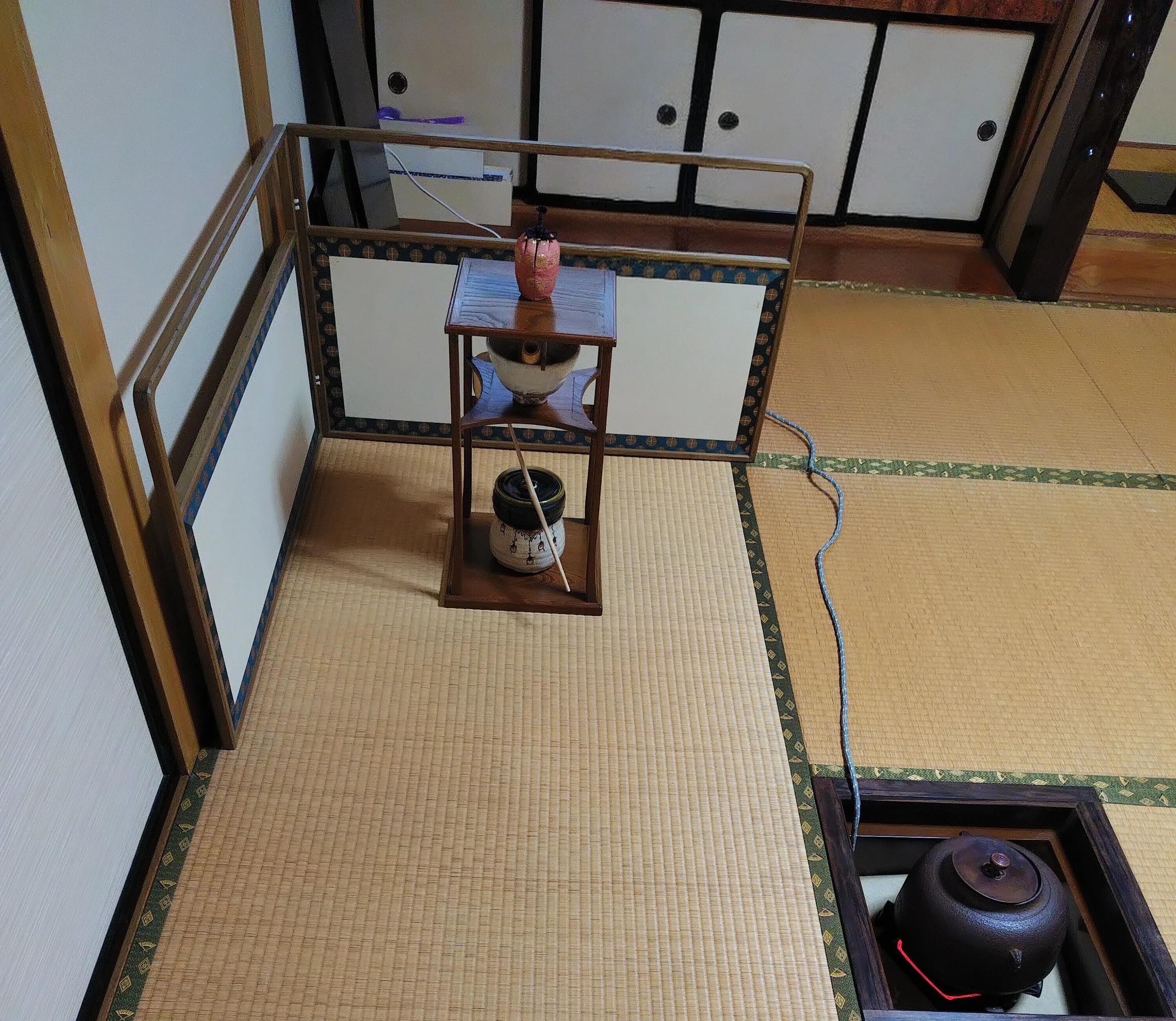 茶道(玉川遠州流)〜糸巻棚(いとまきだな)のお濃茶炉点前〜伝書に記載が