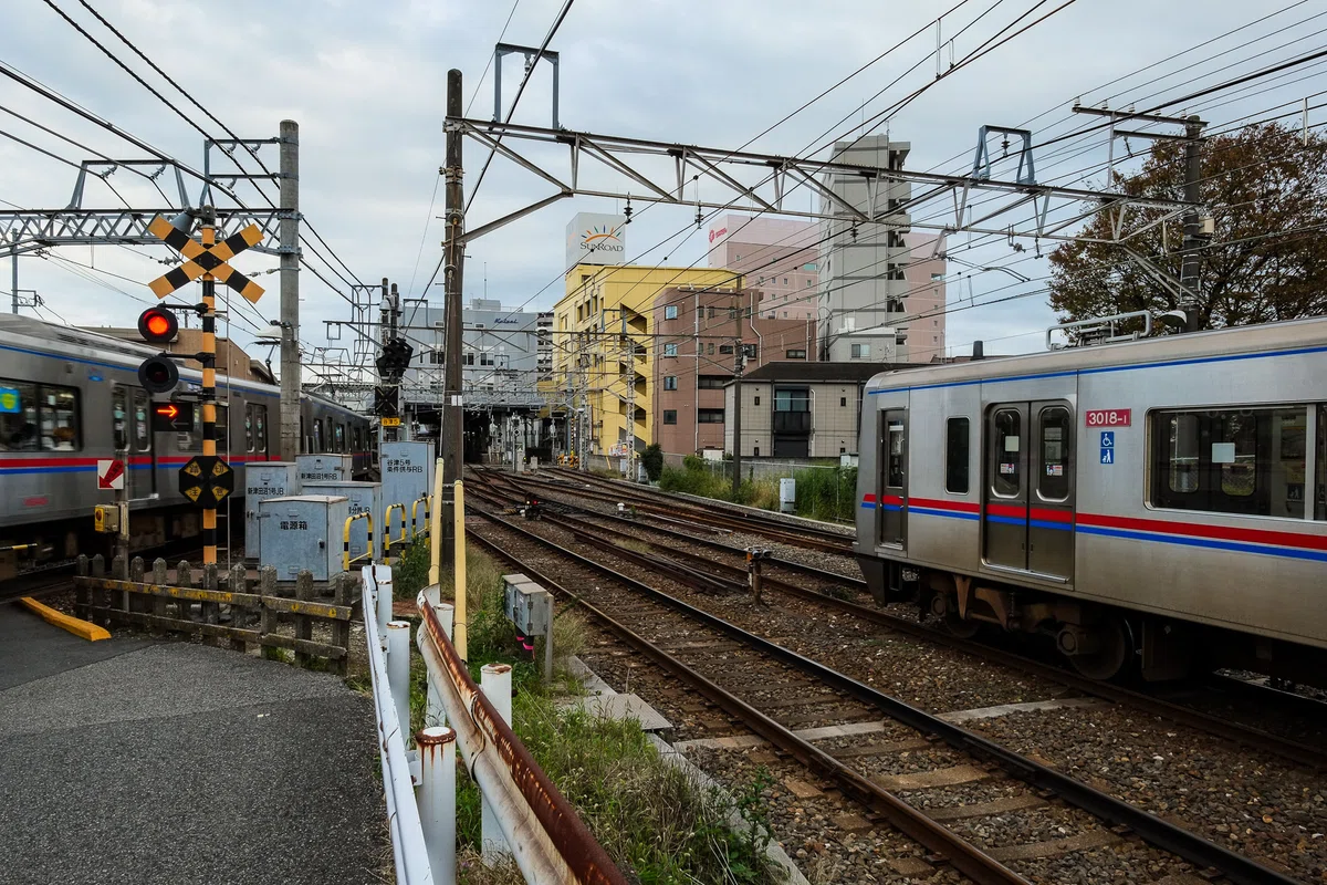【写真】陸橋付近から2025.11京成津田沼駅付近|山田寛丈