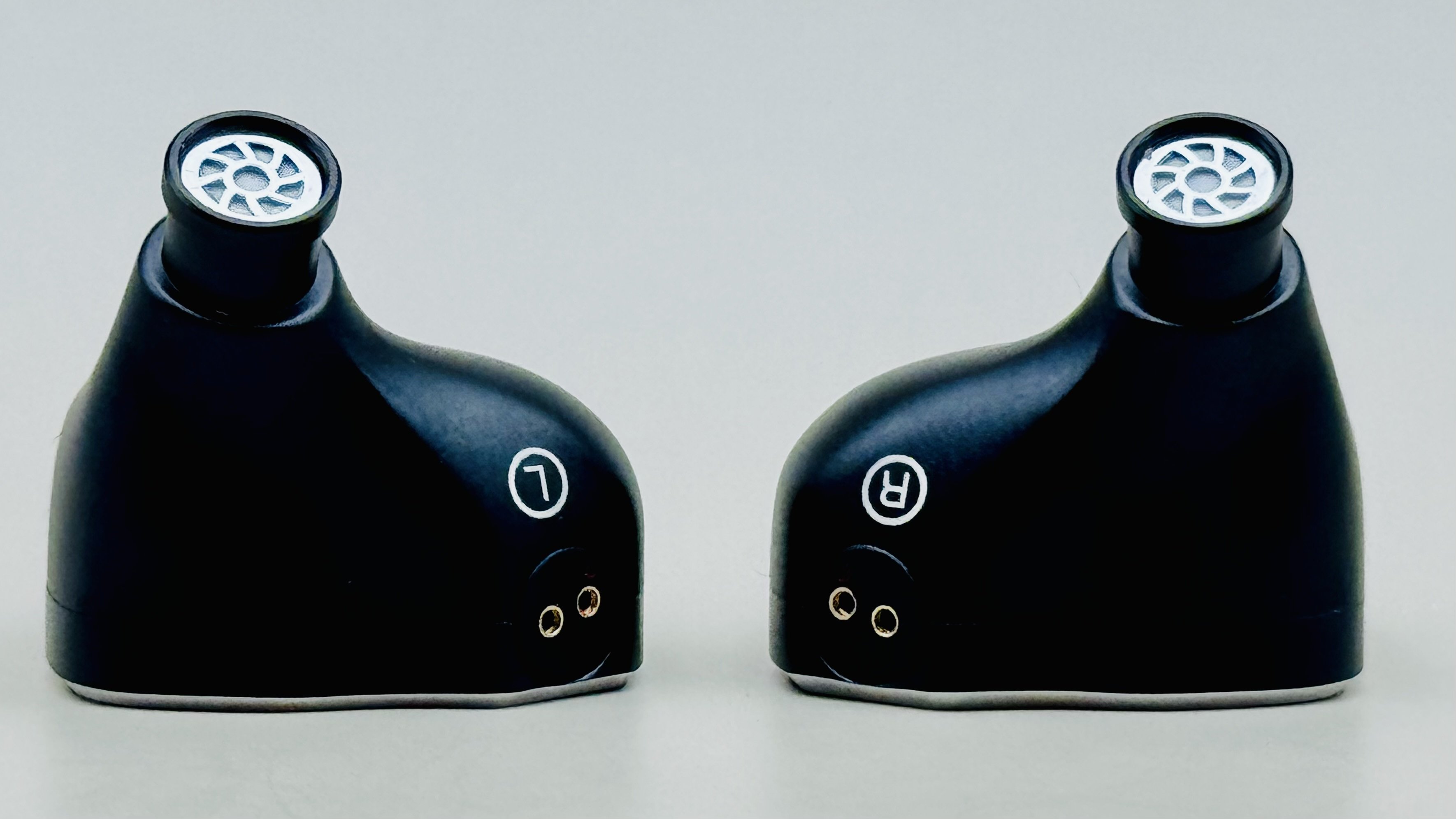 7Hz x Crinacle: Diabloのレビュー｜ラルフ・ヒンクリー