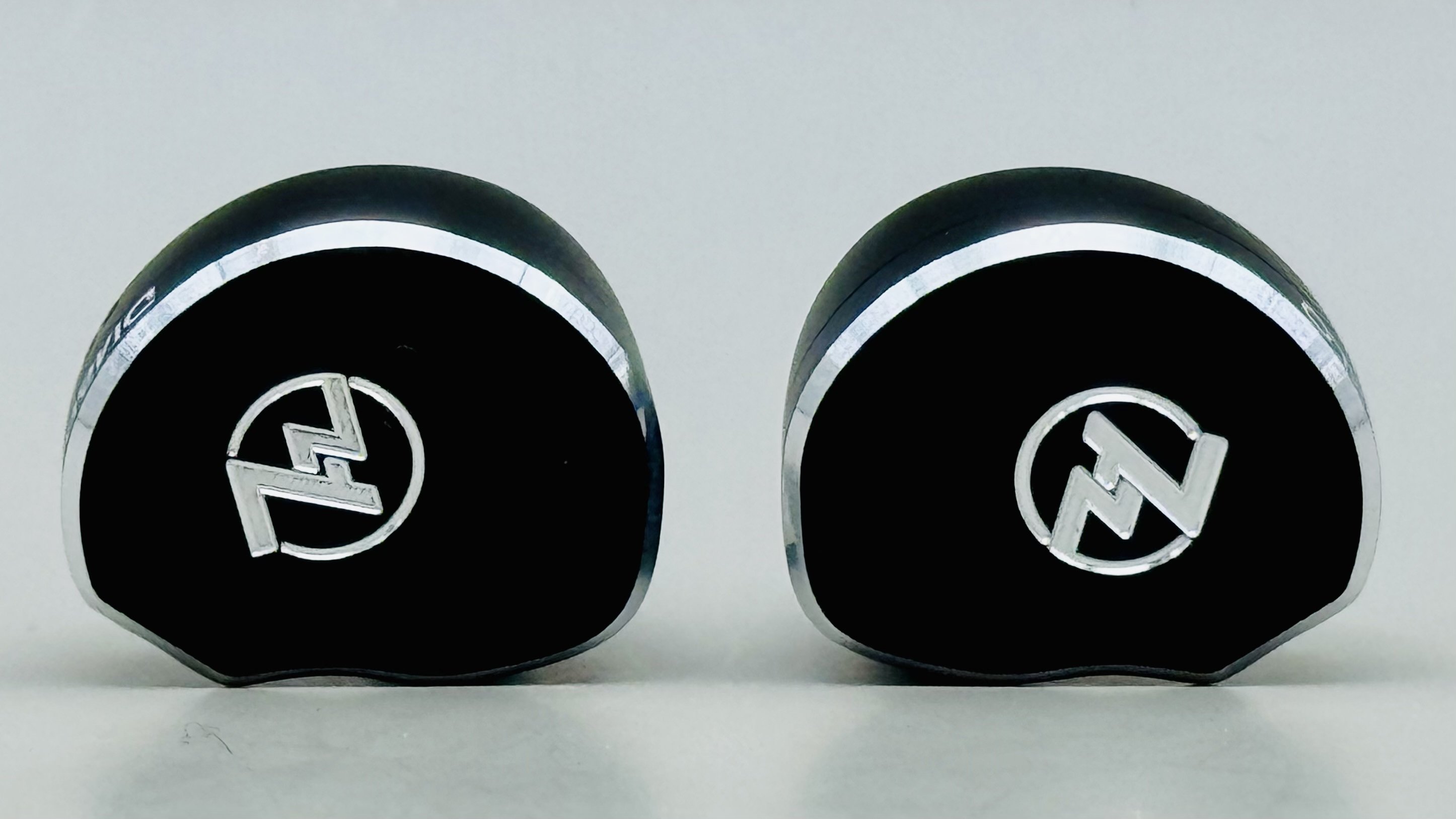 【新品同様 オマケ付き】7Hz × Crinacle DIABLO 7Hz x Crinacle: Diabloのレビュー｜ラルフ・ヒンクリー