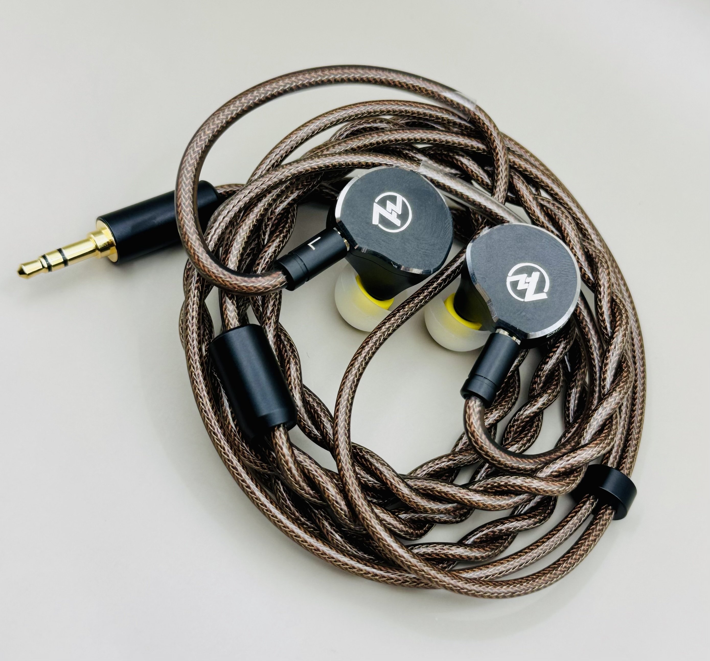 【新品同様 オマケ付き】7Hz × Crinacle DIABLO 7Hz x Crinacle: Diabloのレビュー｜ラルフ・ヒンクリー