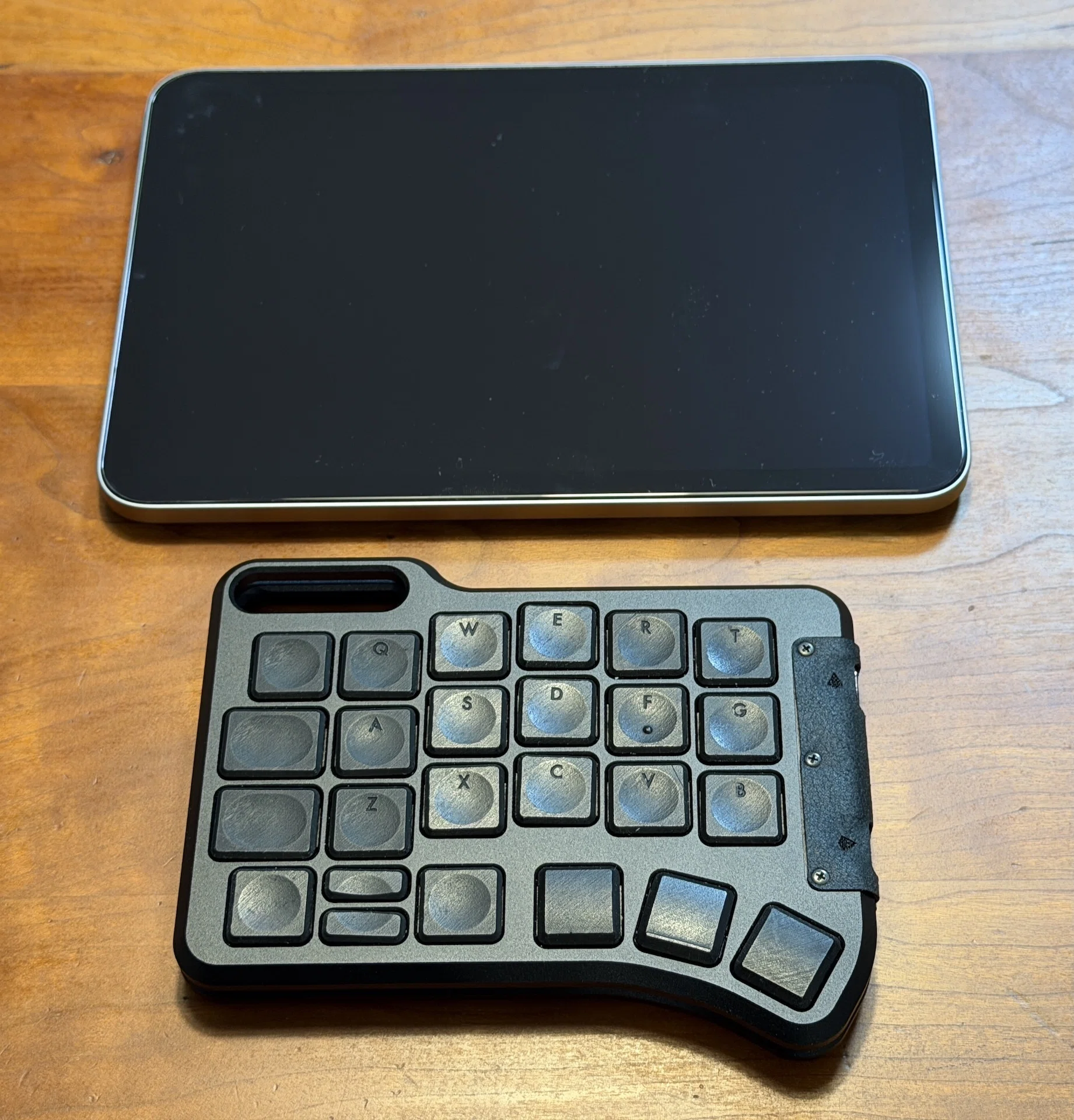 スタバiPad miniノマド民用のキーボード考察（深淵編）｜サリチル酸