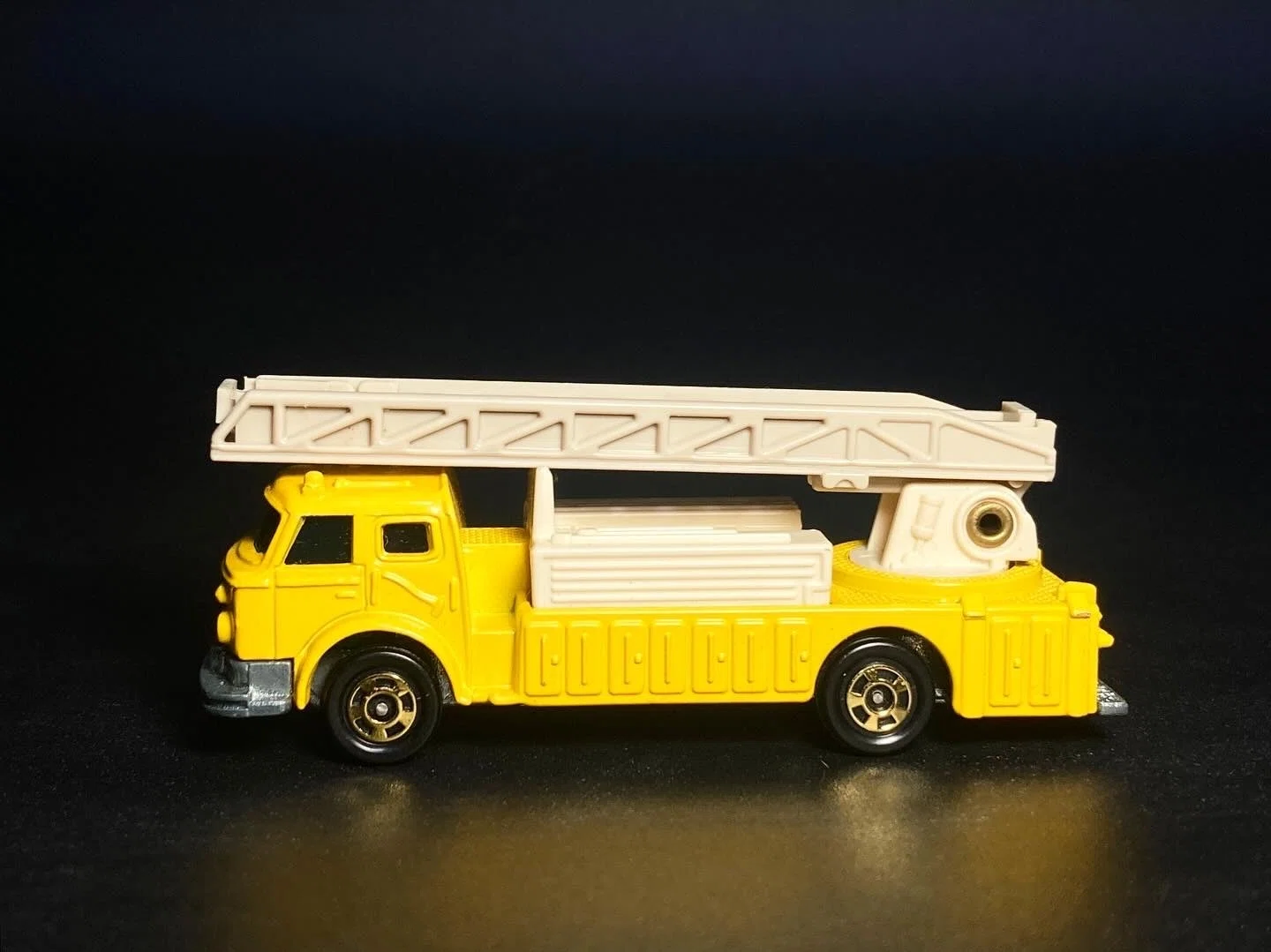 トミカ No.F33】アメリカの勇姿を手のひらに。1978年「アメリカン