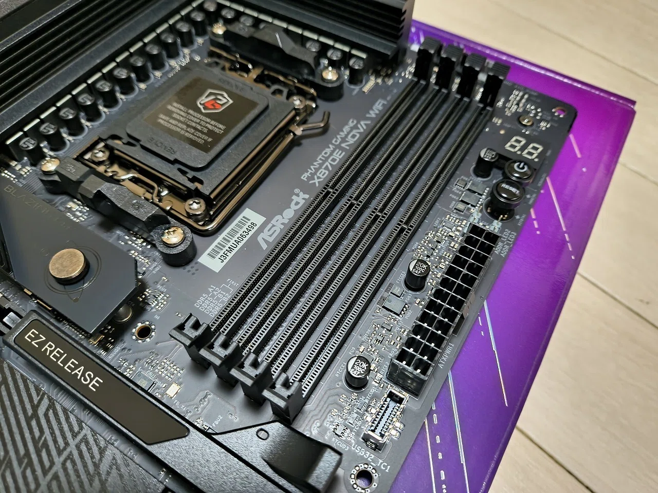 割り切ったスロット構成をどう捉えるか：ASRock X870E Nova WiFi｜香月聡司
