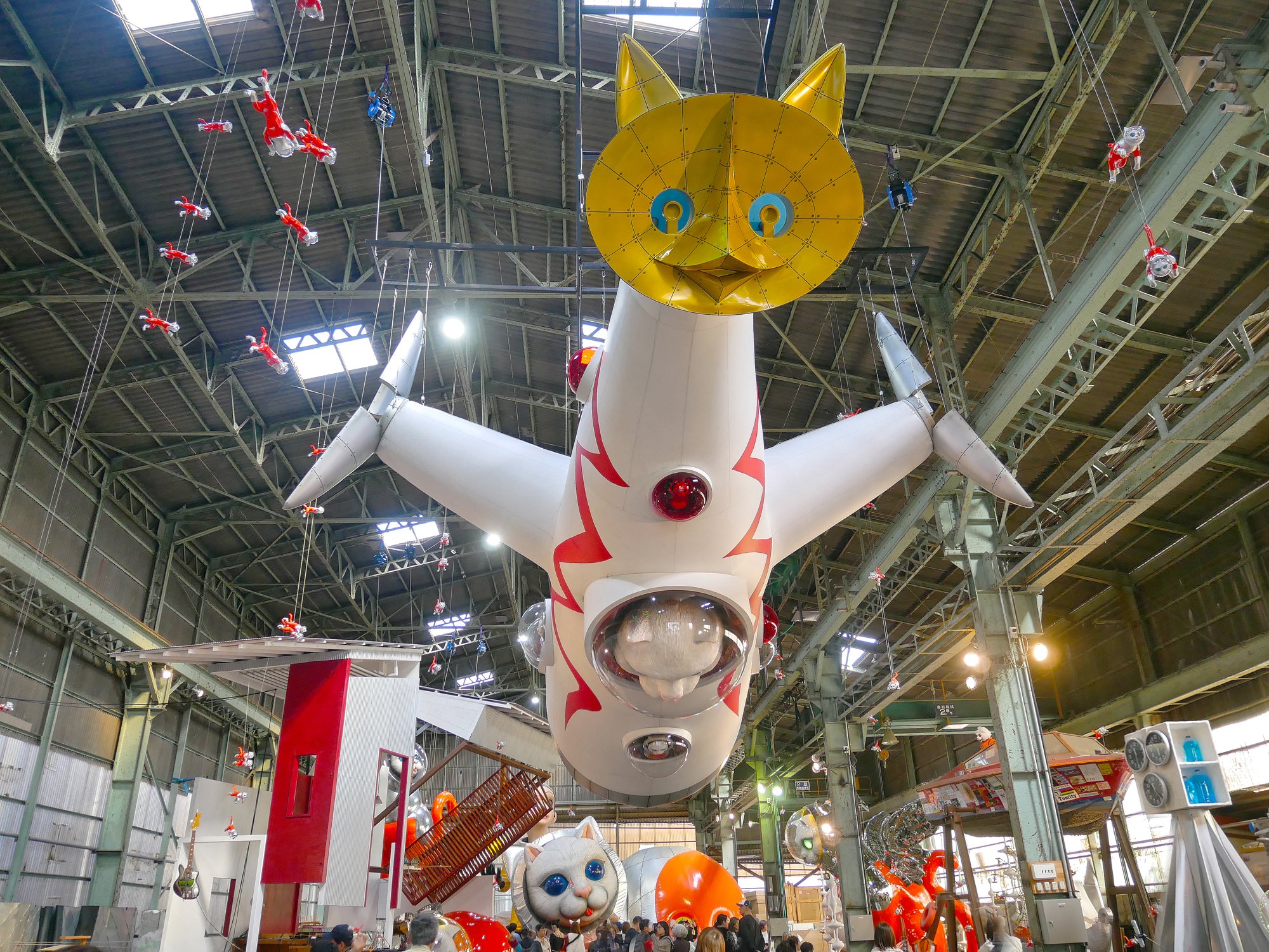 ヤノベケンジ展】大阪・北加賀屋の巨大アート収蔵庫「MASK」で宇宙猫