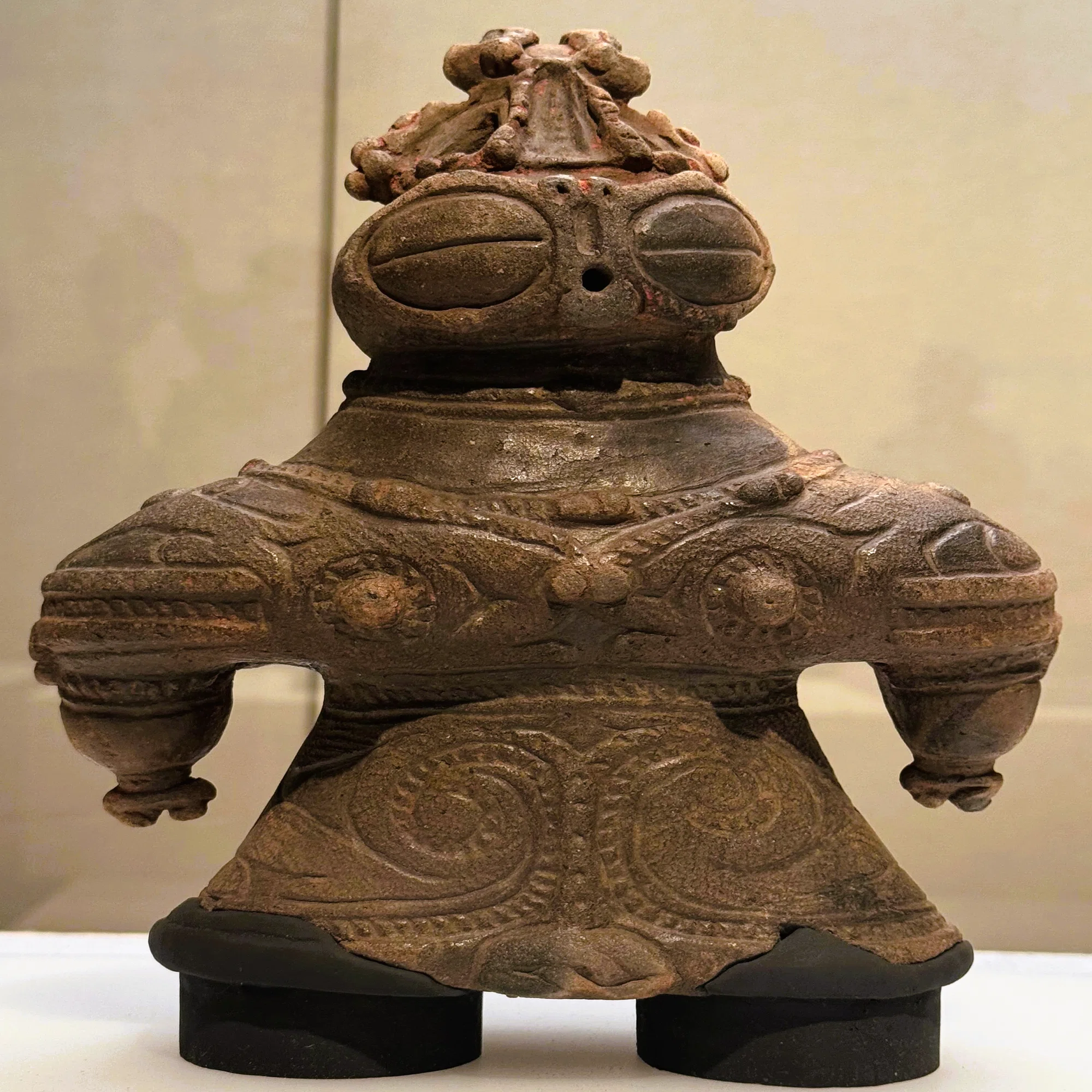 遮光式土偶 遮光器土偶を考える 京都文化博物館 「どっグ〜な展覧会」｜鴨東