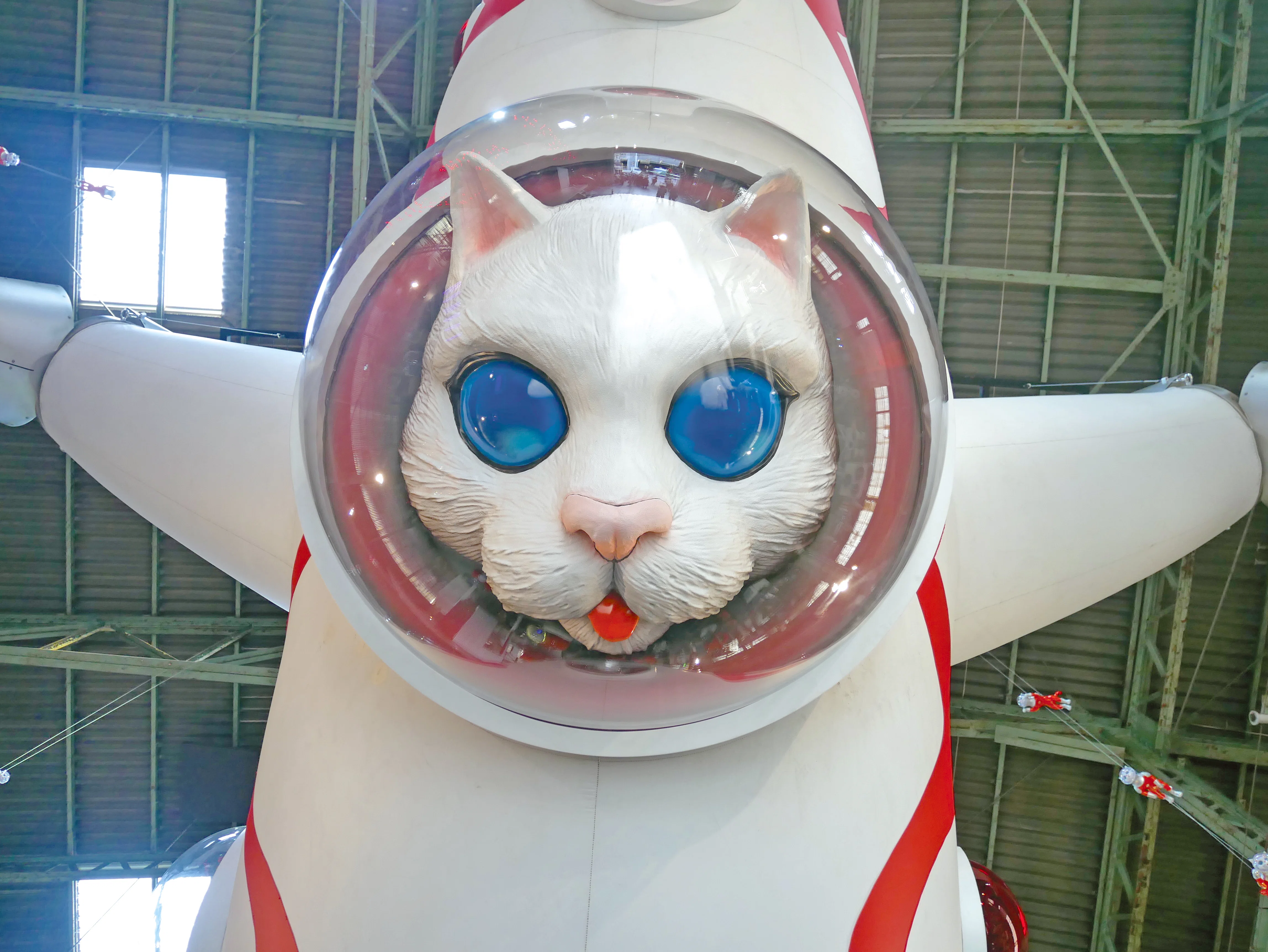 ヤノベケンジ展】大阪・北加賀屋の巨大アート収蔵庫「MASK」で宇宙猫