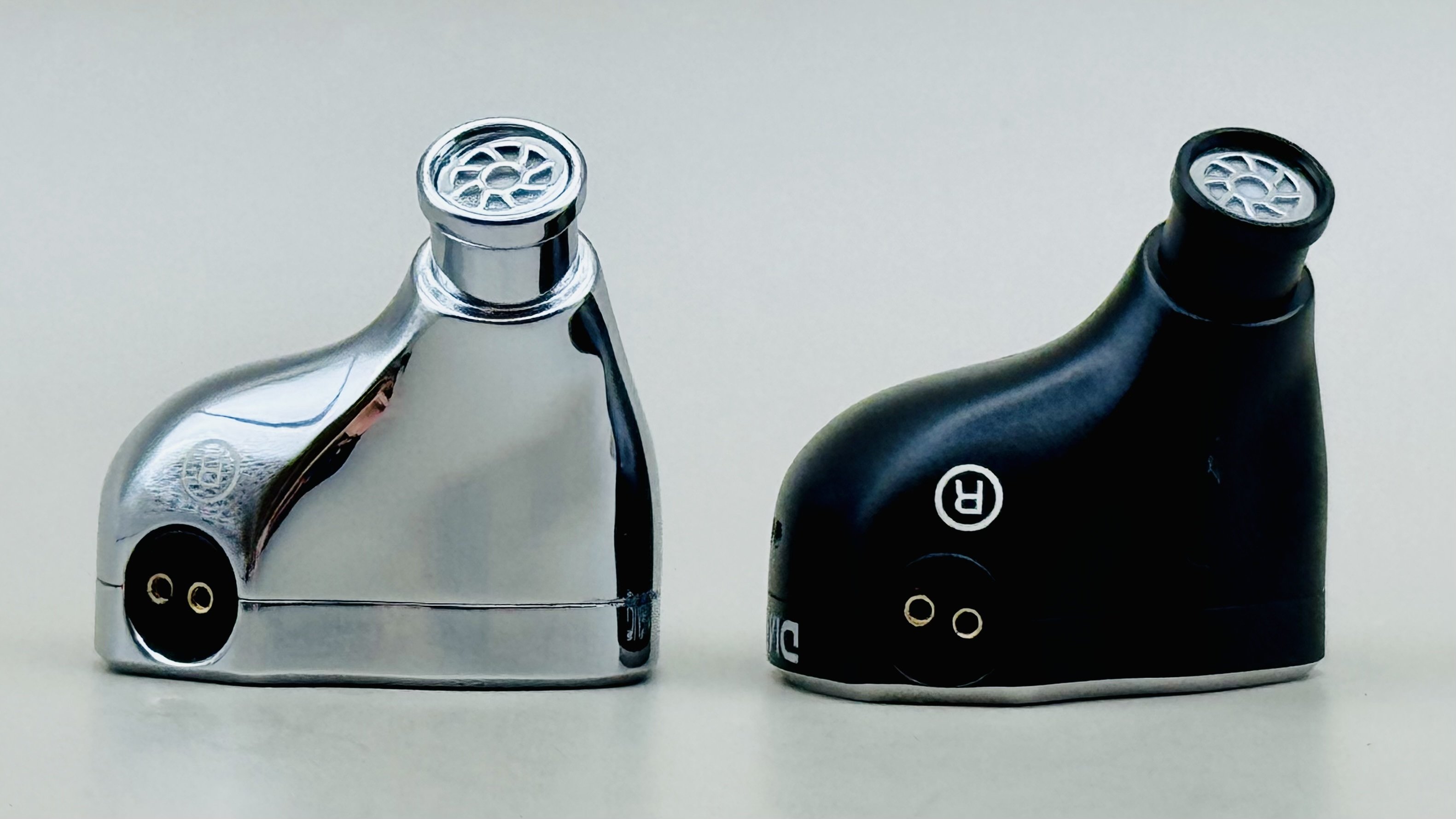 7Hz x Crinacle: DiabloとDivineの比較レビュー｜ラルフ・ヒンクリー