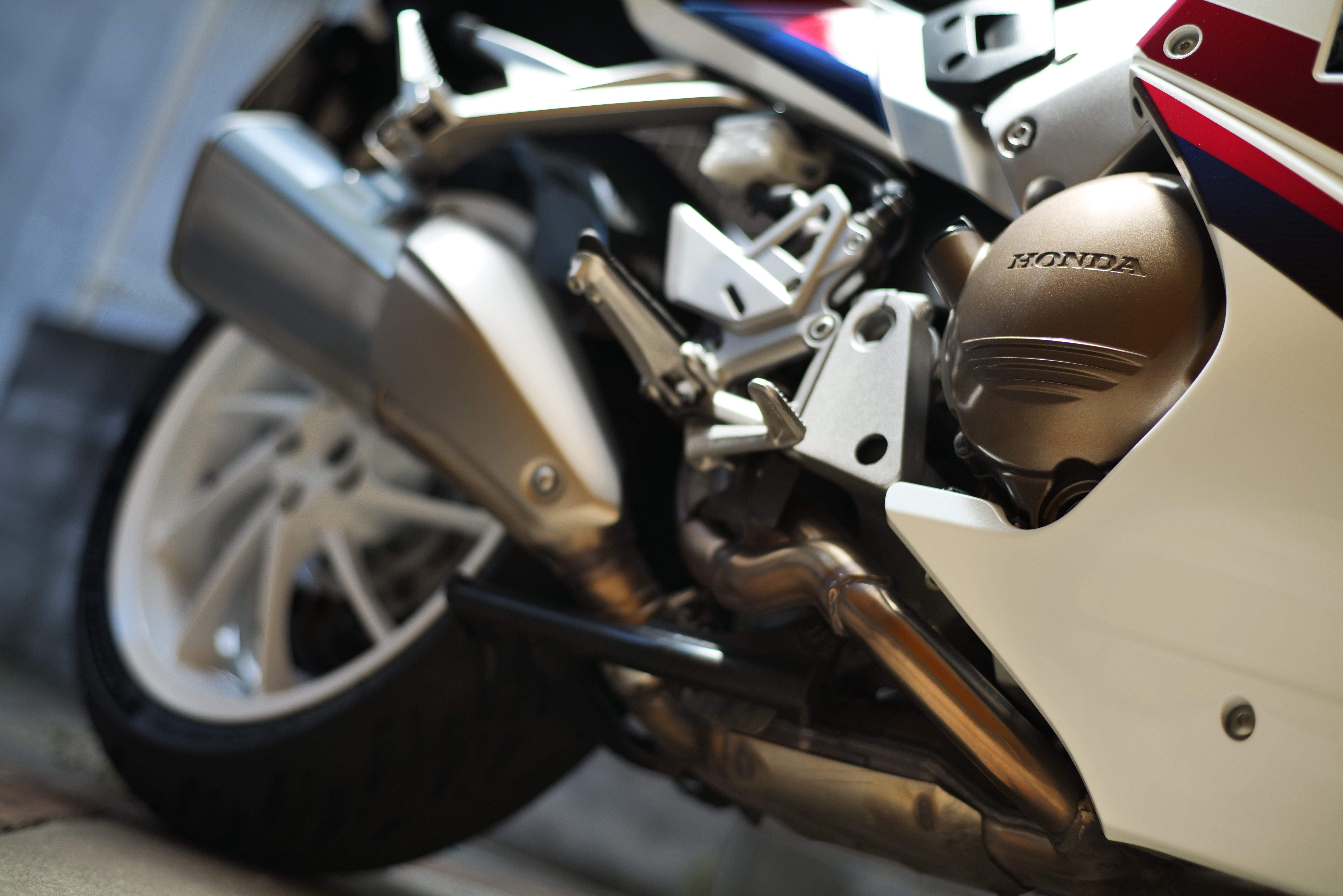 屋根付き保管で大切にしてきましたVFR800です！バイク！値下げしました！これ以上はさがりません。 VFR800F｜mikiyo