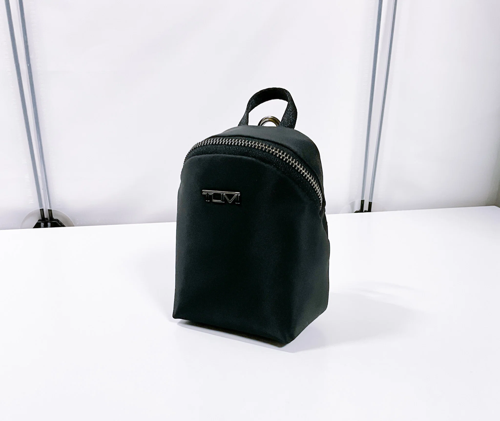 A6サイズの小型ポーチ】TUMI「チャーム・ポーチ」レビュー【ファスナー