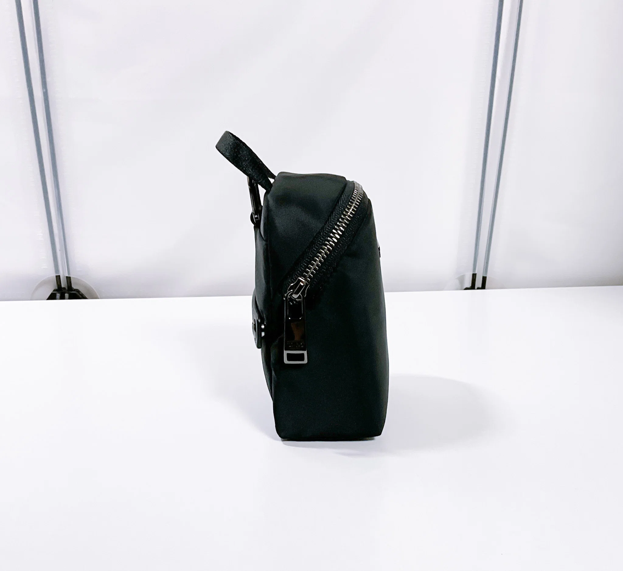 A6サイズの小型ポーチ】TUMI「チャーム・ポーチ」レビュー【ファスナー
