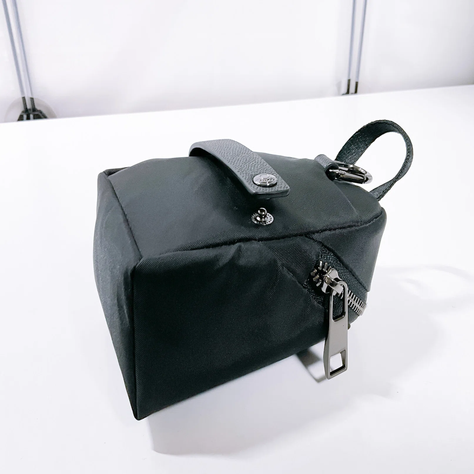 A6サイズの小型ポーチ】TUMI「チャーム・ポーチ」レビュー【ファスナー 