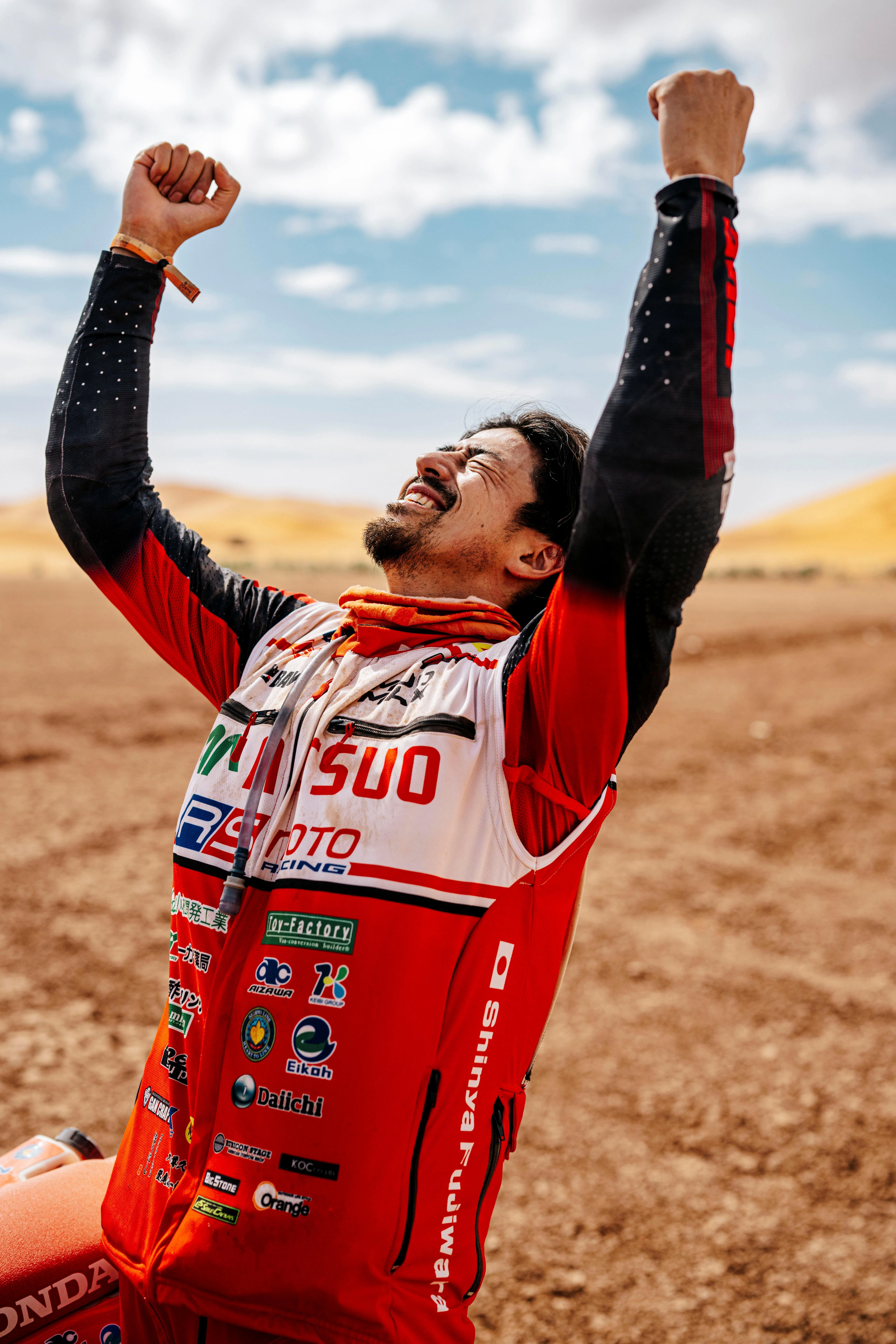 ホンダの新開発バイクで、5日間 約2,500kmを走破。藤原慎也、世界