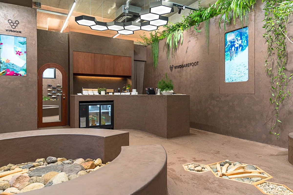 スタートするための建築”とはーVivobarefoot東京店に見る、共創型店舗 