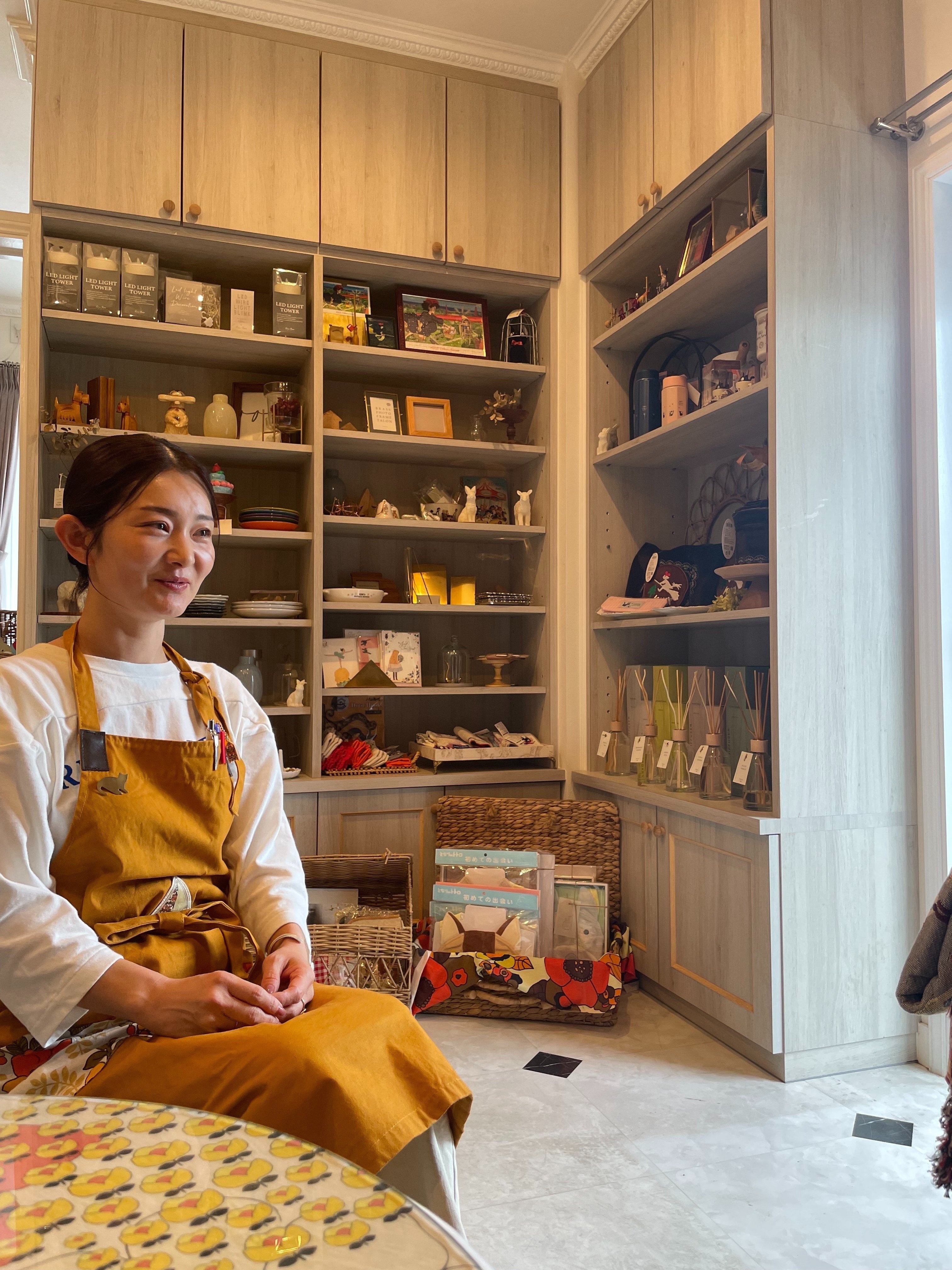 口コミだけで20年続くアンティーク雑貨店オーナーが語るパジャマムーン