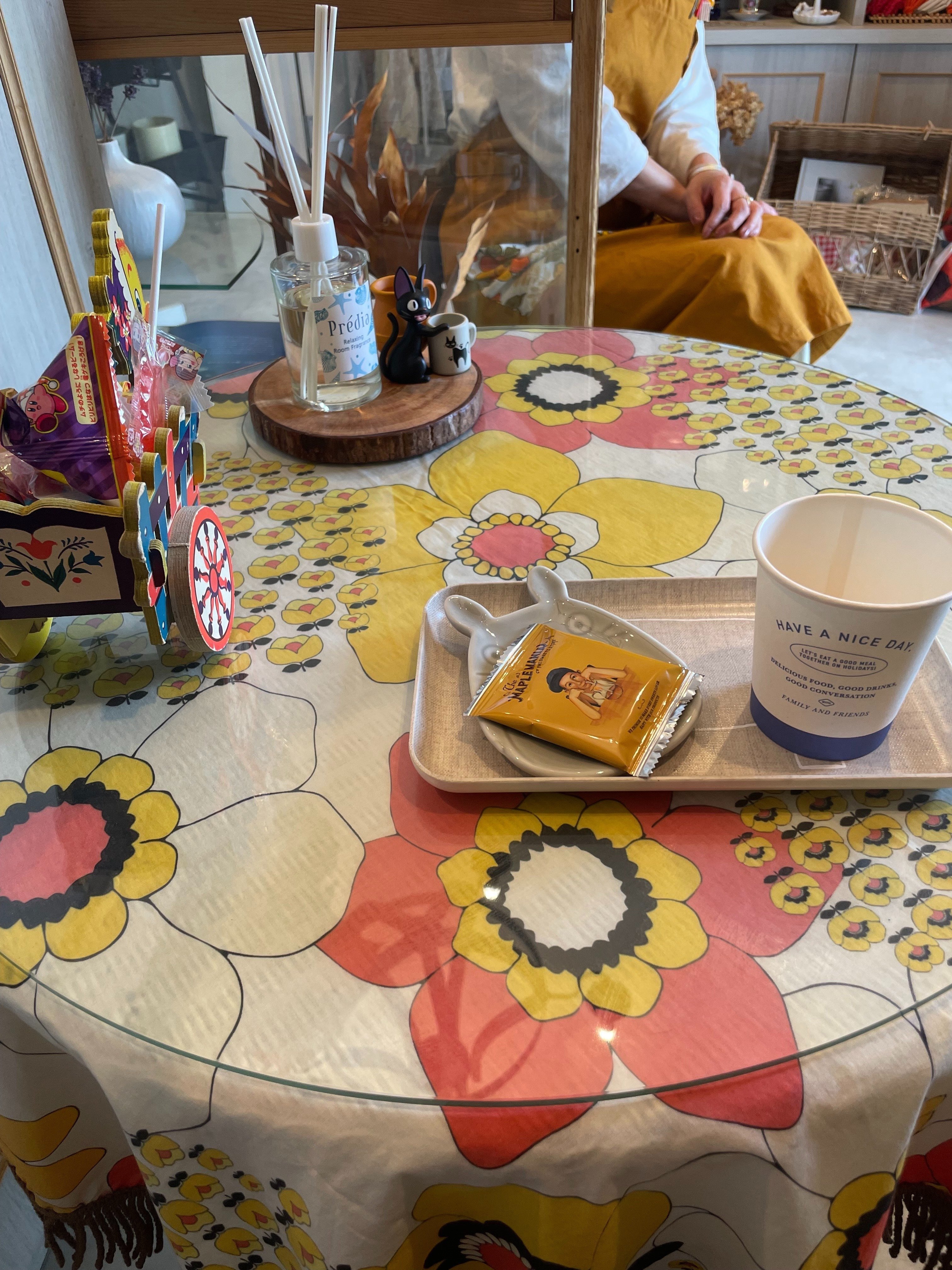 口コミだけで20年続くアンティーク雑貨店オーナーが語るパジャマムーン