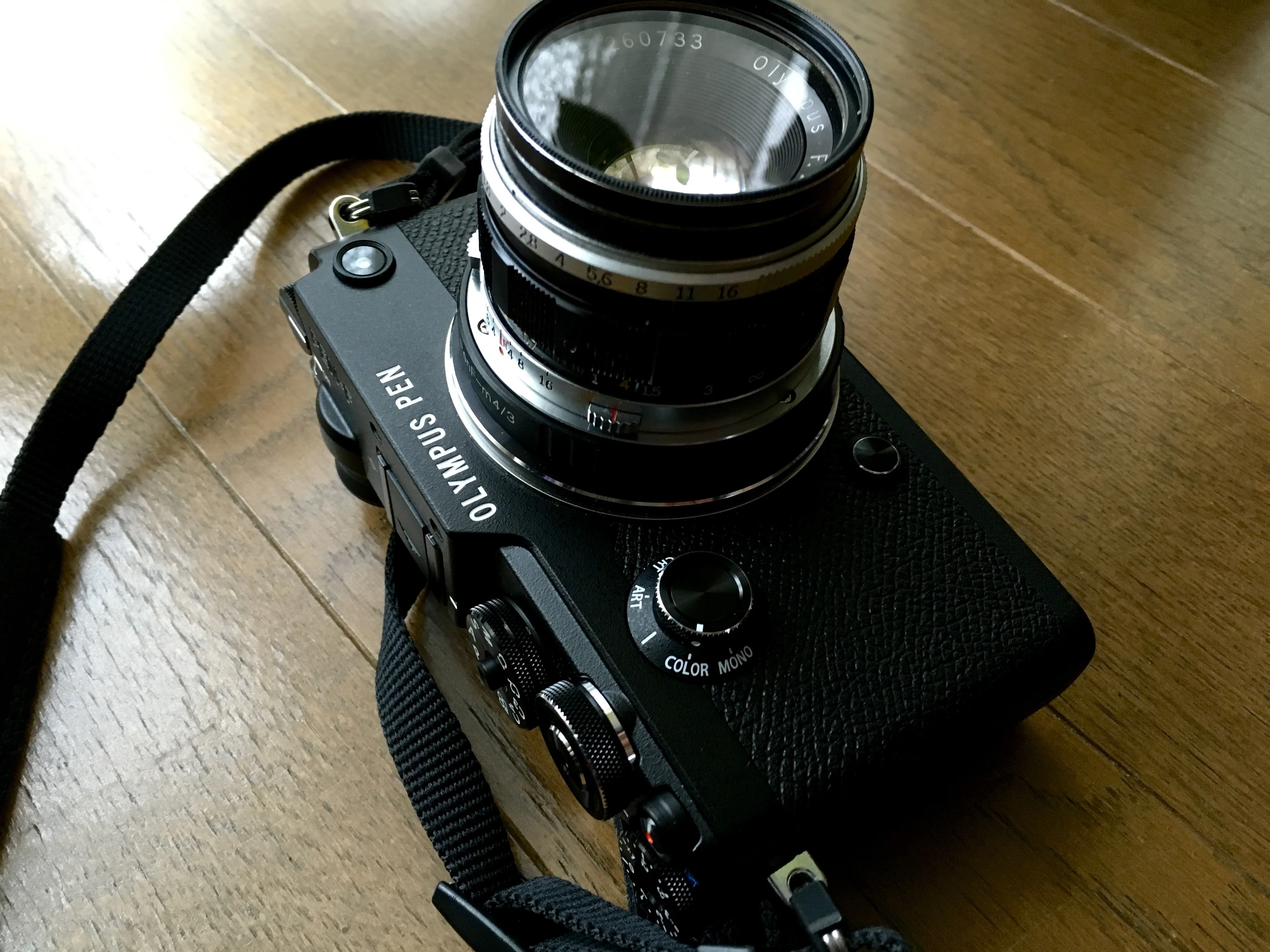 名前とスタイルに惹かれた Olympus PEN F｜ema_photo